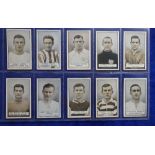 Cigarette cards, Gallaher, Famous Footballers green backs, set 100 cards (gd/vg)