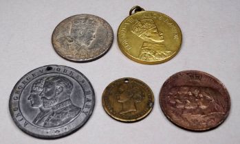 A collection of Royal commemorative coins and medallions - including an Edward VIII coronation