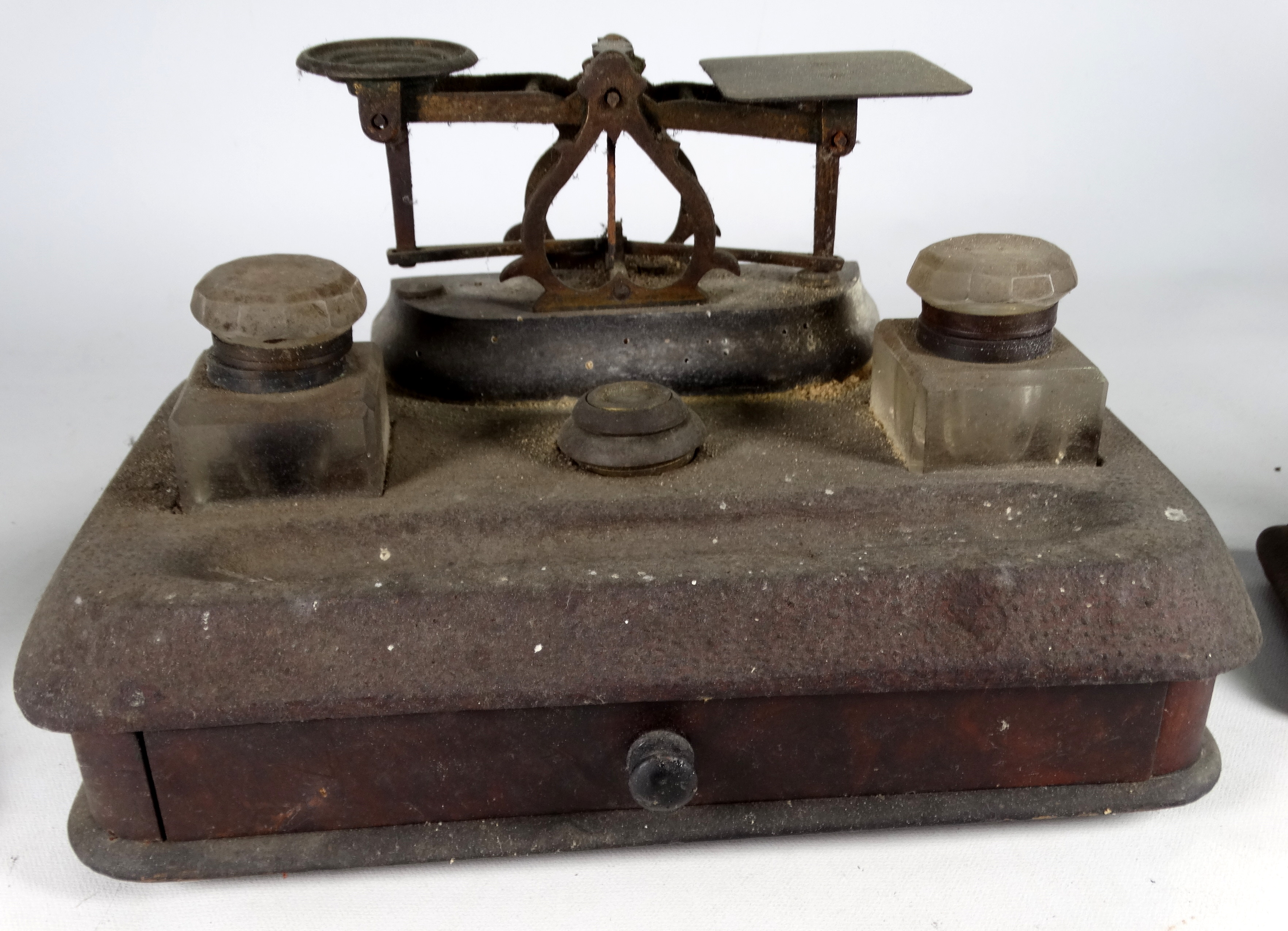 An early 20th century mahogany standish - incorporating a pair of glass inkwells, a drawer and a set - Image 4 of 6