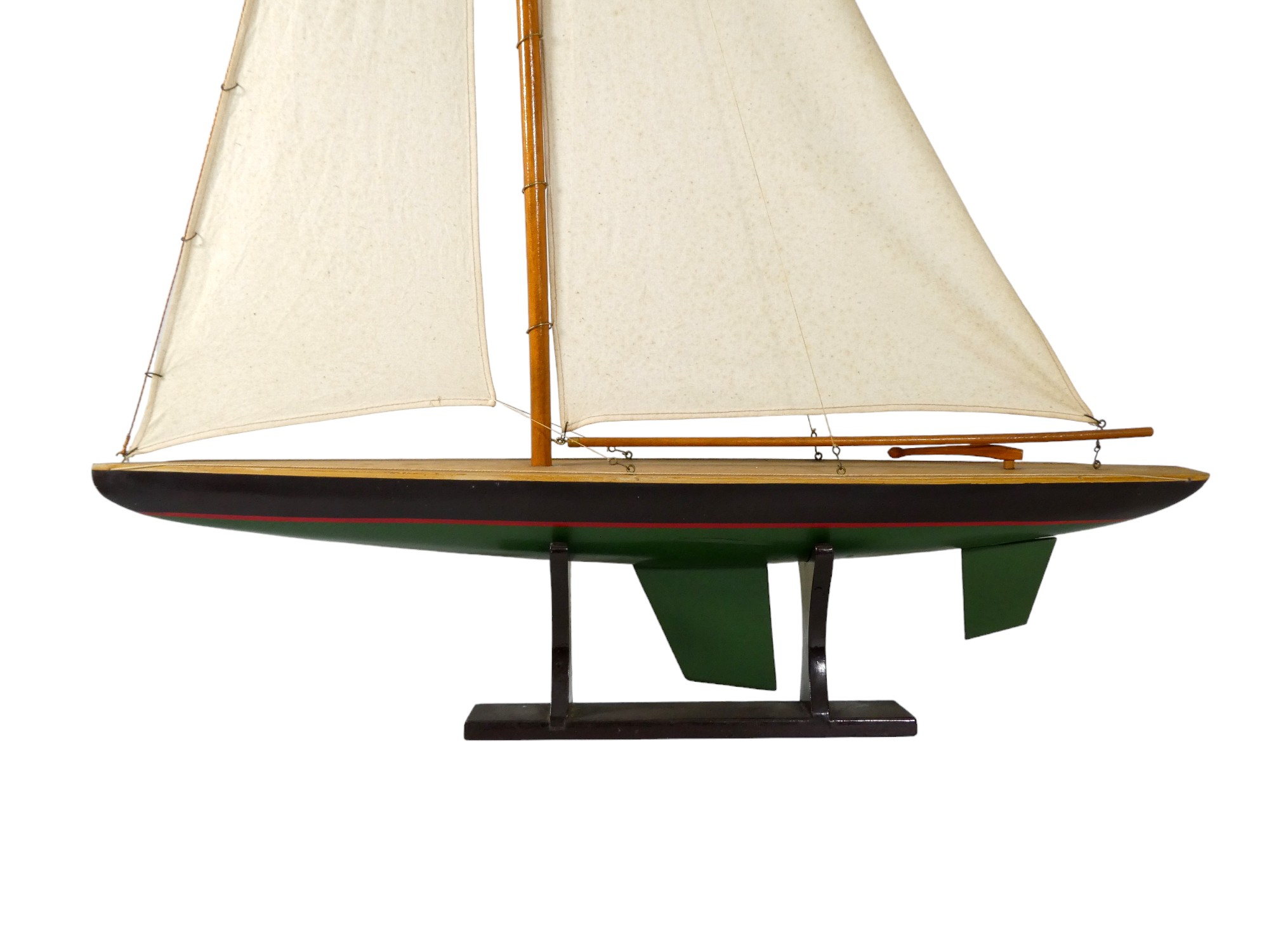 A 20th century pond yacht - Bermuda rig, with black hull, red boot line and green hull, height - Image 2 of 4
