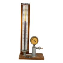 Vintage Boyle's Law apparatus - of vertical form and incorporating a Bourdon gauge.