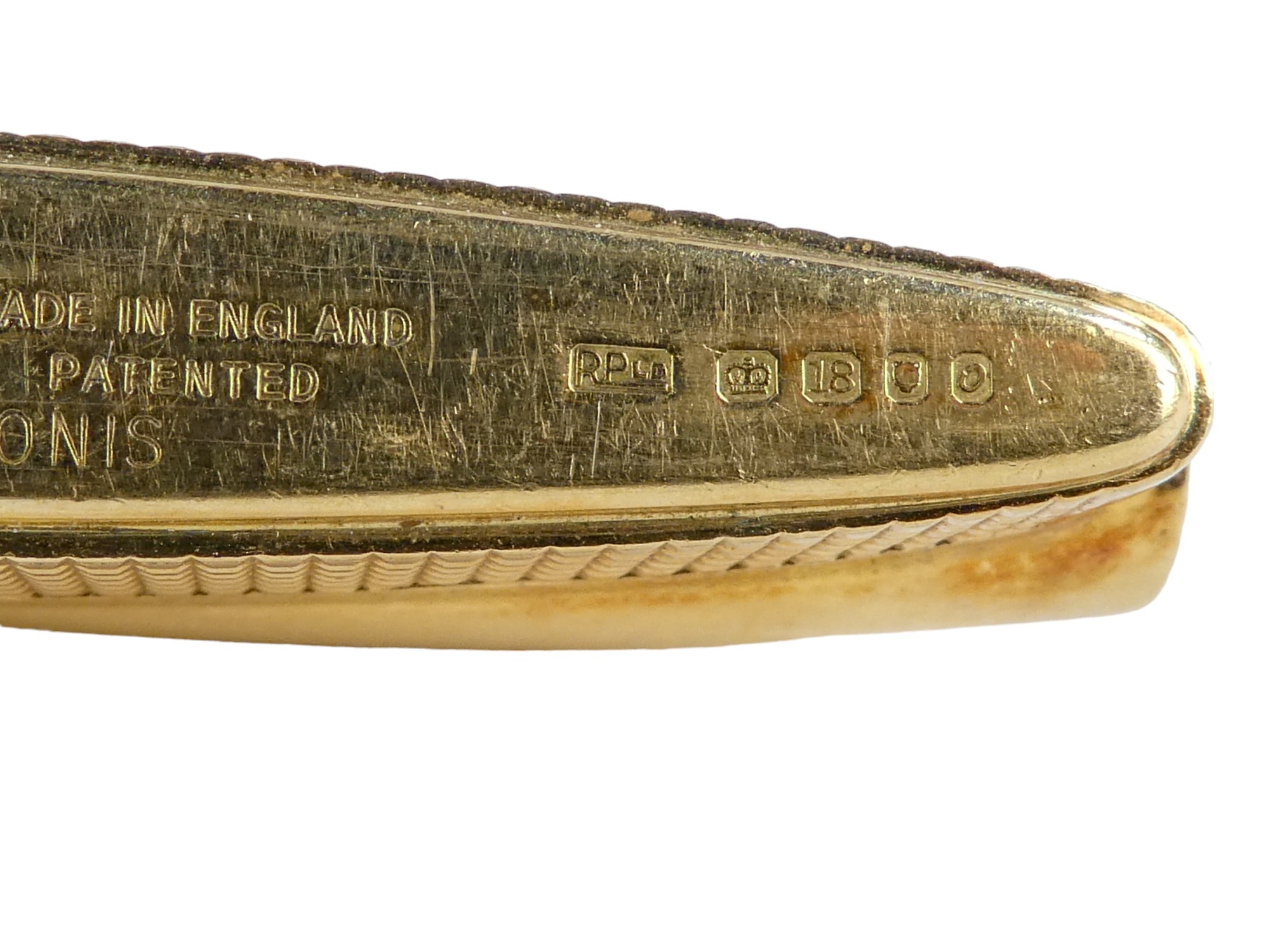 An 18ct gold Ronson lighter - the sides with engine turning and engraved with initials, weight 84g - Image 5 of 7