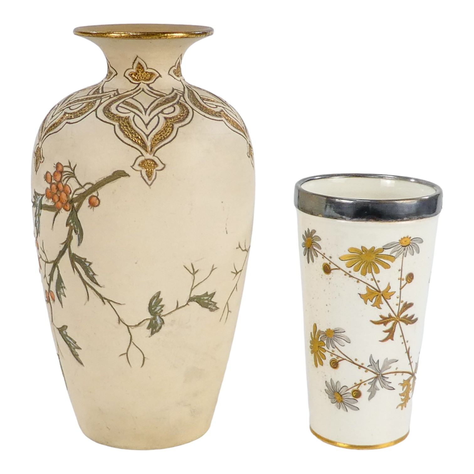 A Royal Worcester beaker - with white metal band to lip, gilt decorated with flowers, height 14cm, - Bild 2 aus 7