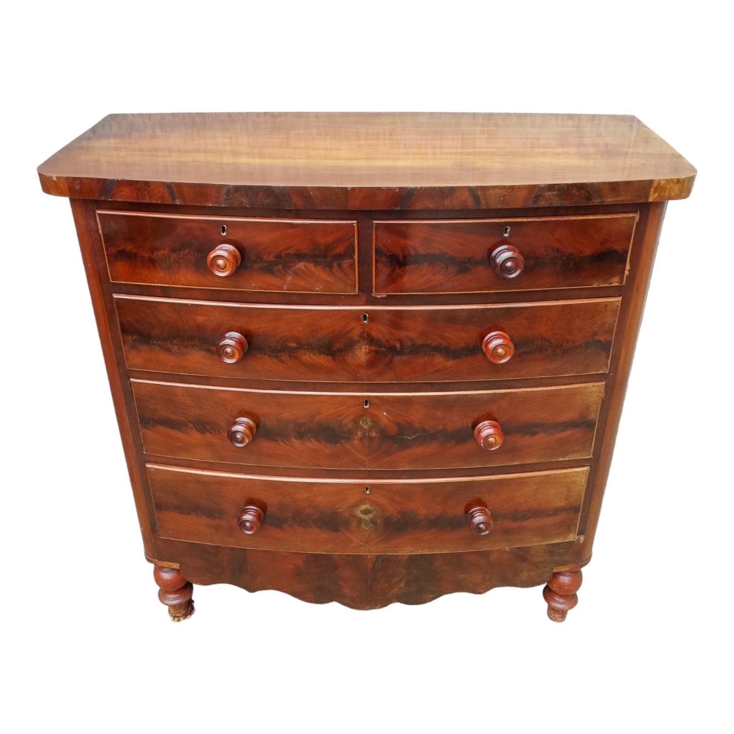 A Victorian mahogany bowfront chest of drawers - with an arrangement of two short and three long - Bild 2 aus 5