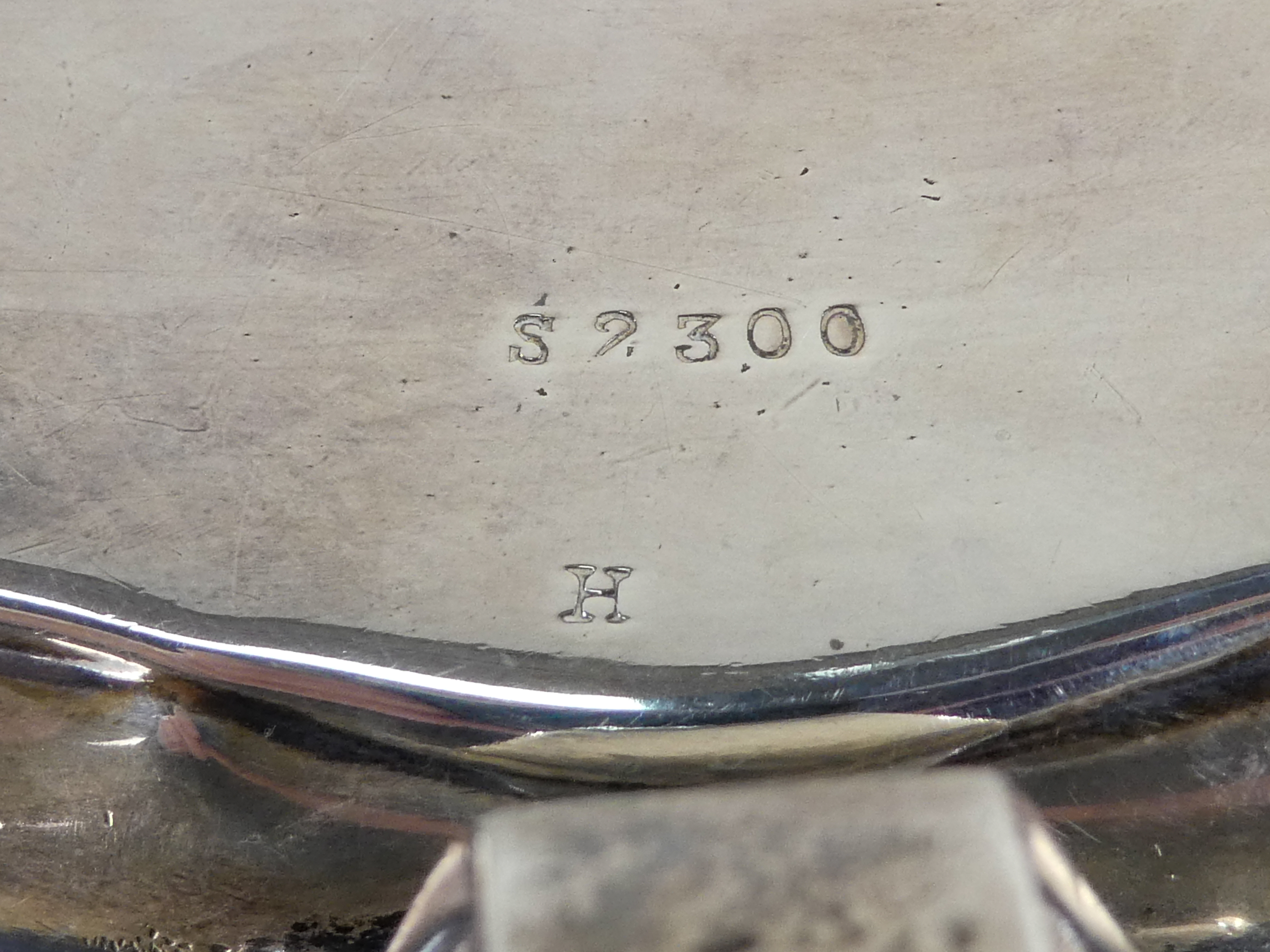 A silver salver - Glasgow 1937, R & W Sorley, of circular piecrust form and raised on three lug - Image 5 of 5