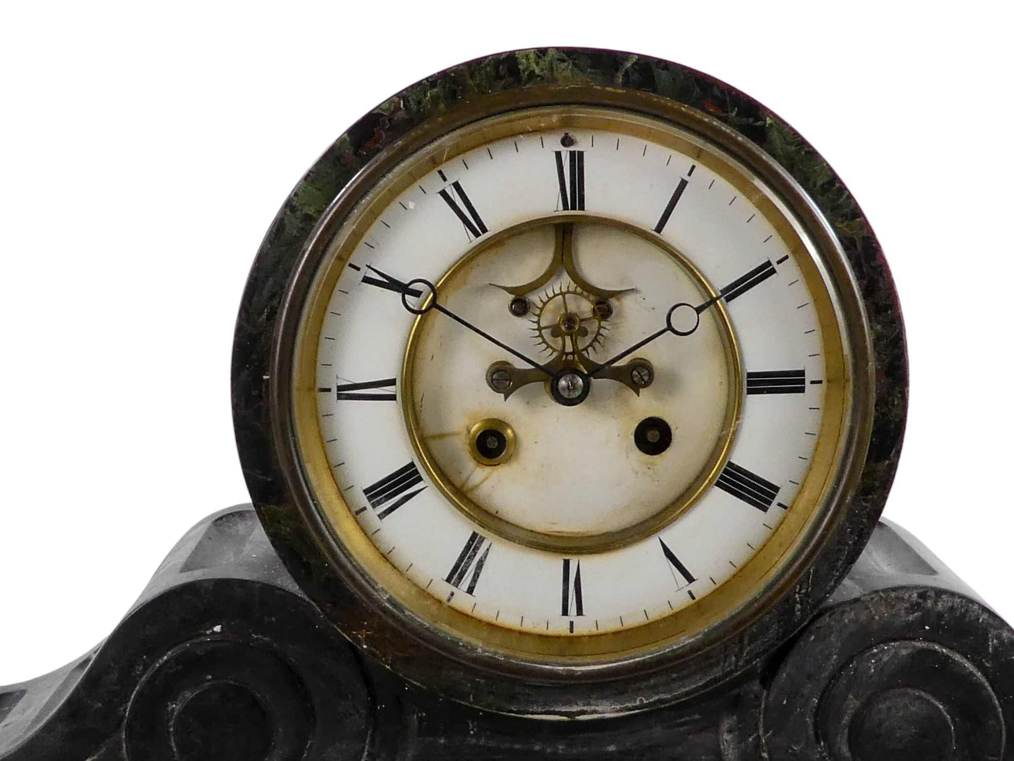 A large late 19th century slate mantel clock - with a visible escapement, the white enamel dial - Bild 2 aus 5