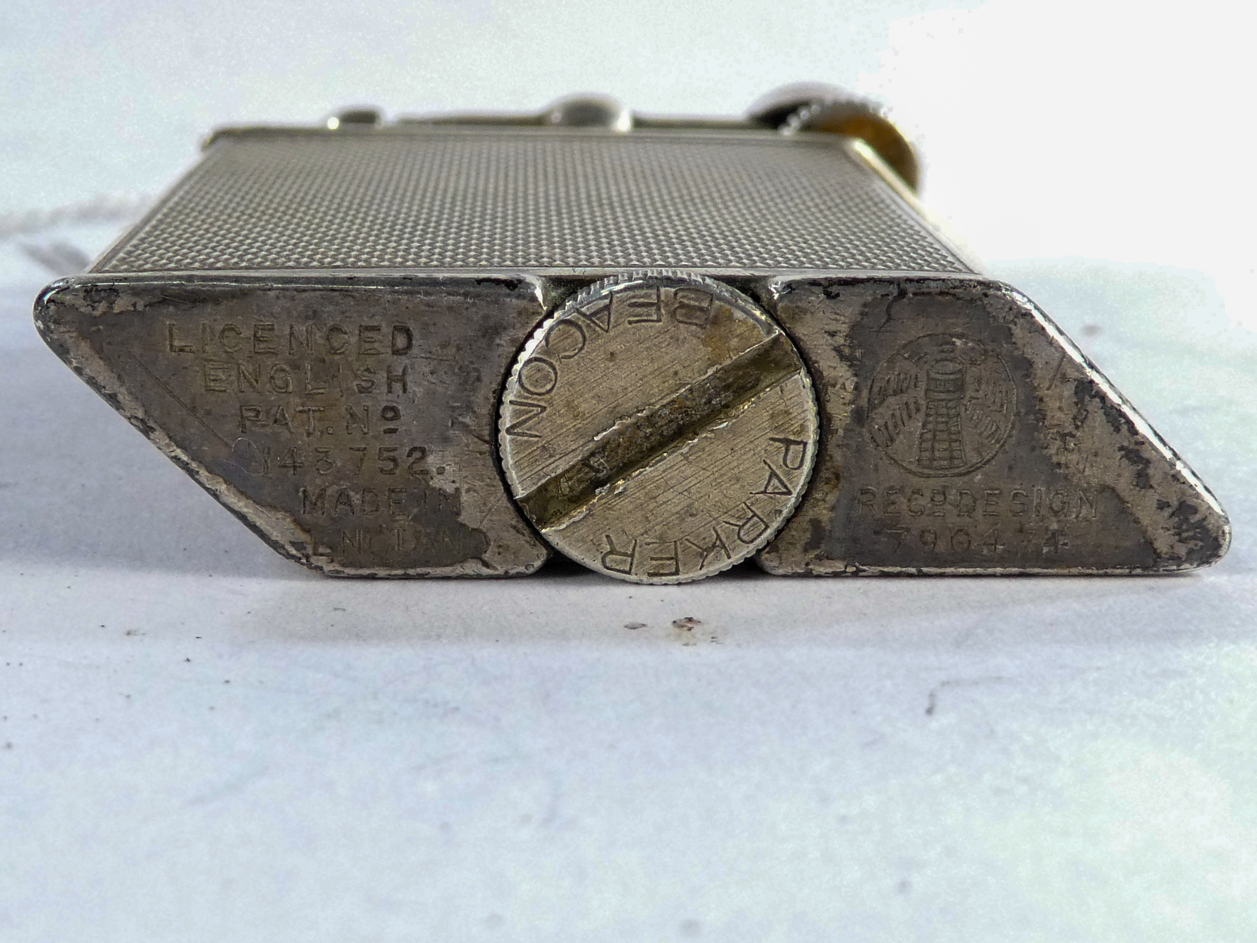 An Art Deco style Parker Beacon silver cigarette lighter - London 1936, Parker Pipe Co, rhombus - Image 15 of 15