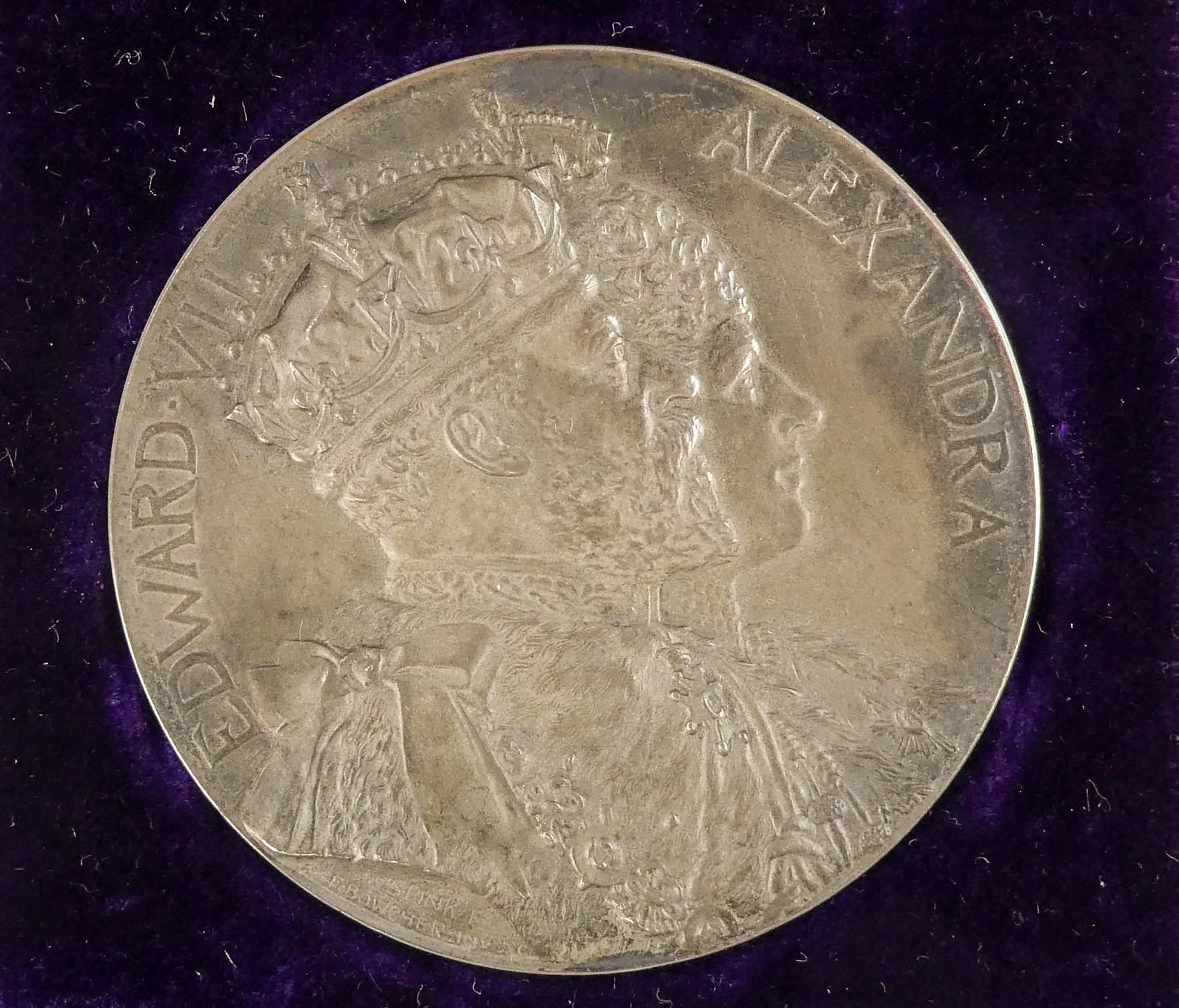 A cased Spink & Son silver medallion - commemorating the coronation of Edward VII, dated June 26th - Image 2 of 3