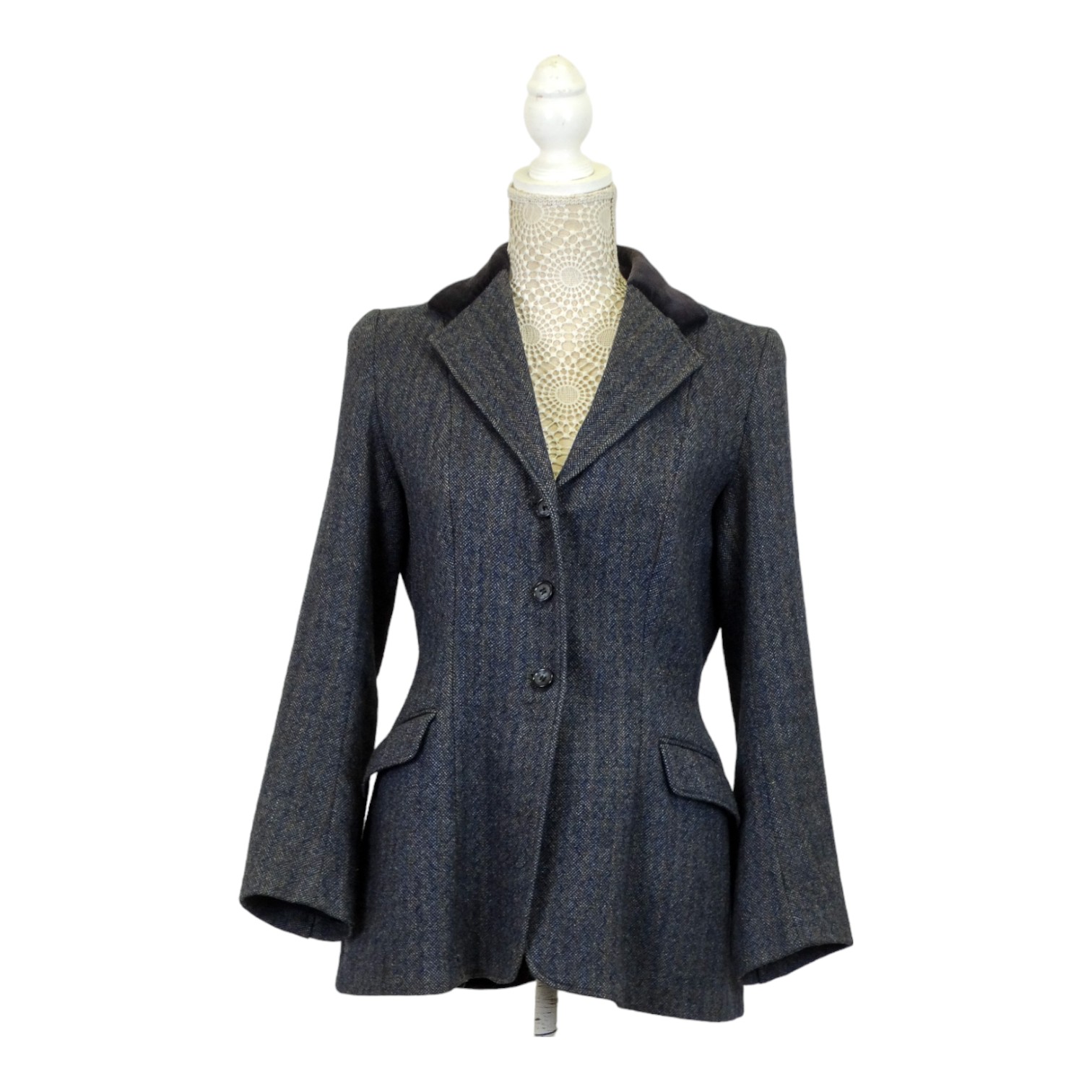 A ladies Tweed hacking jacket - Bernard Weatherill of Savile Row London, with blue velvet collar and - Image 3 of 7