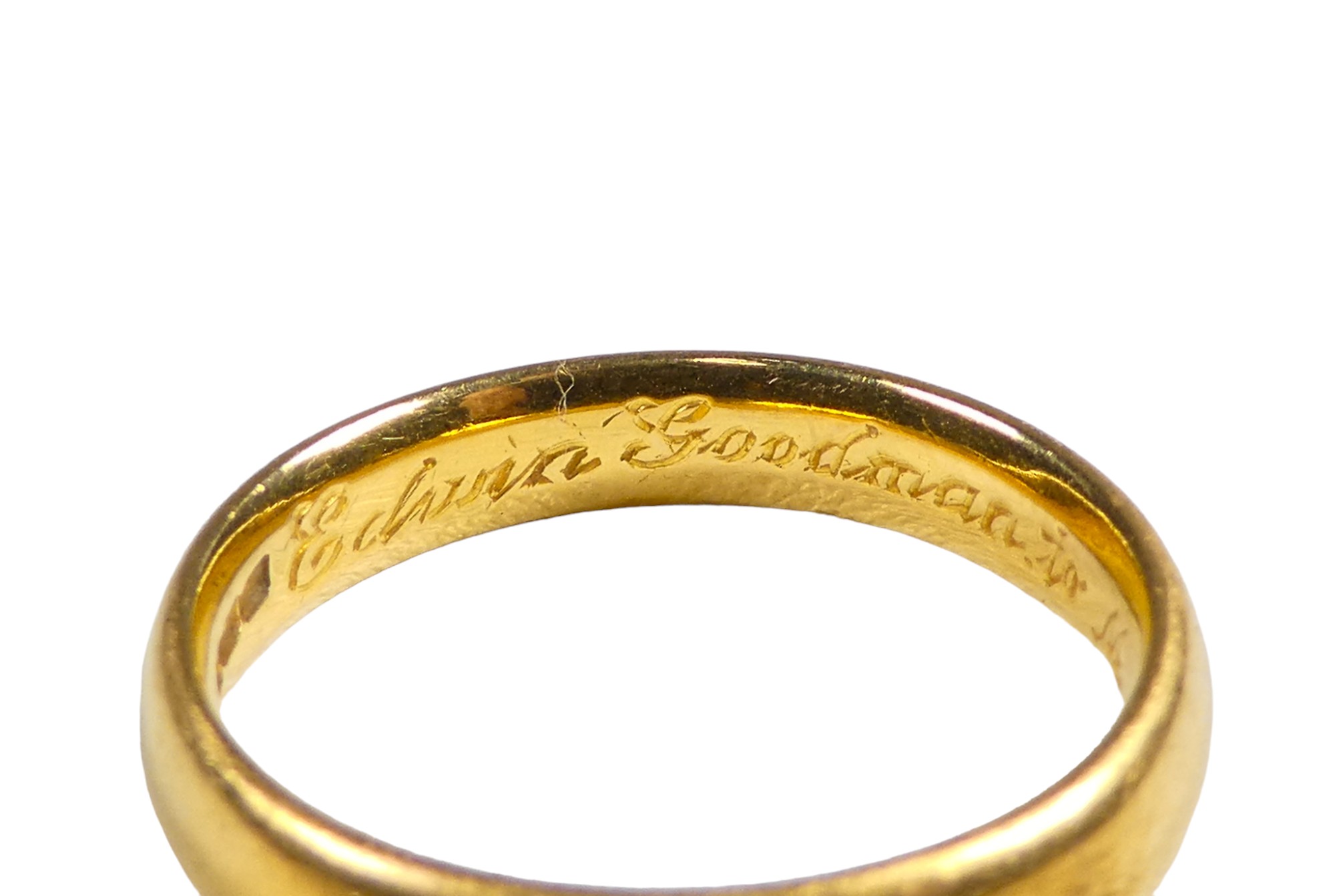 A 22ct gold gentleman's wedding band - size T, weight 7.9g. - Image 2 of 3