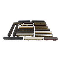 A quantity of Dublo rolling stock - including Pullman and Intercity carriages.