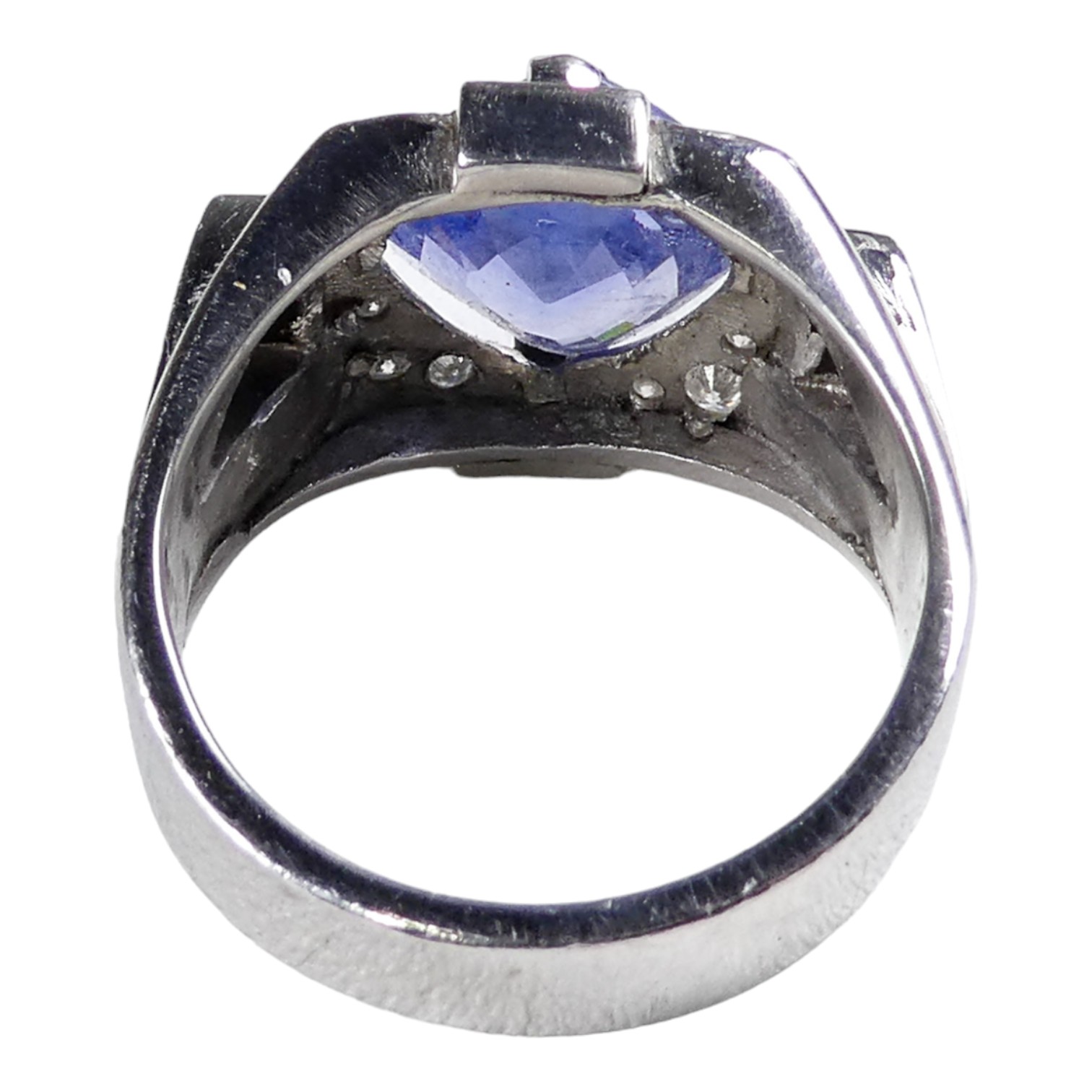 A platinum cornflower sapphire and diamond set ring - the large circular faceted central stone on - Image 3 of 3