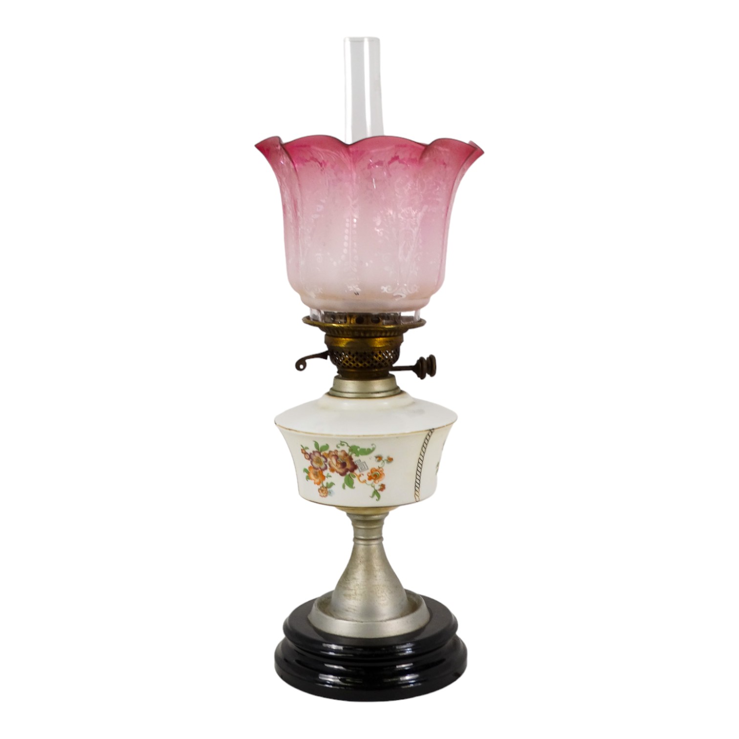 A late Victorian oil lamp - the milk glass reservoir decorated with flowers and an etched glass - Image 3 of 8