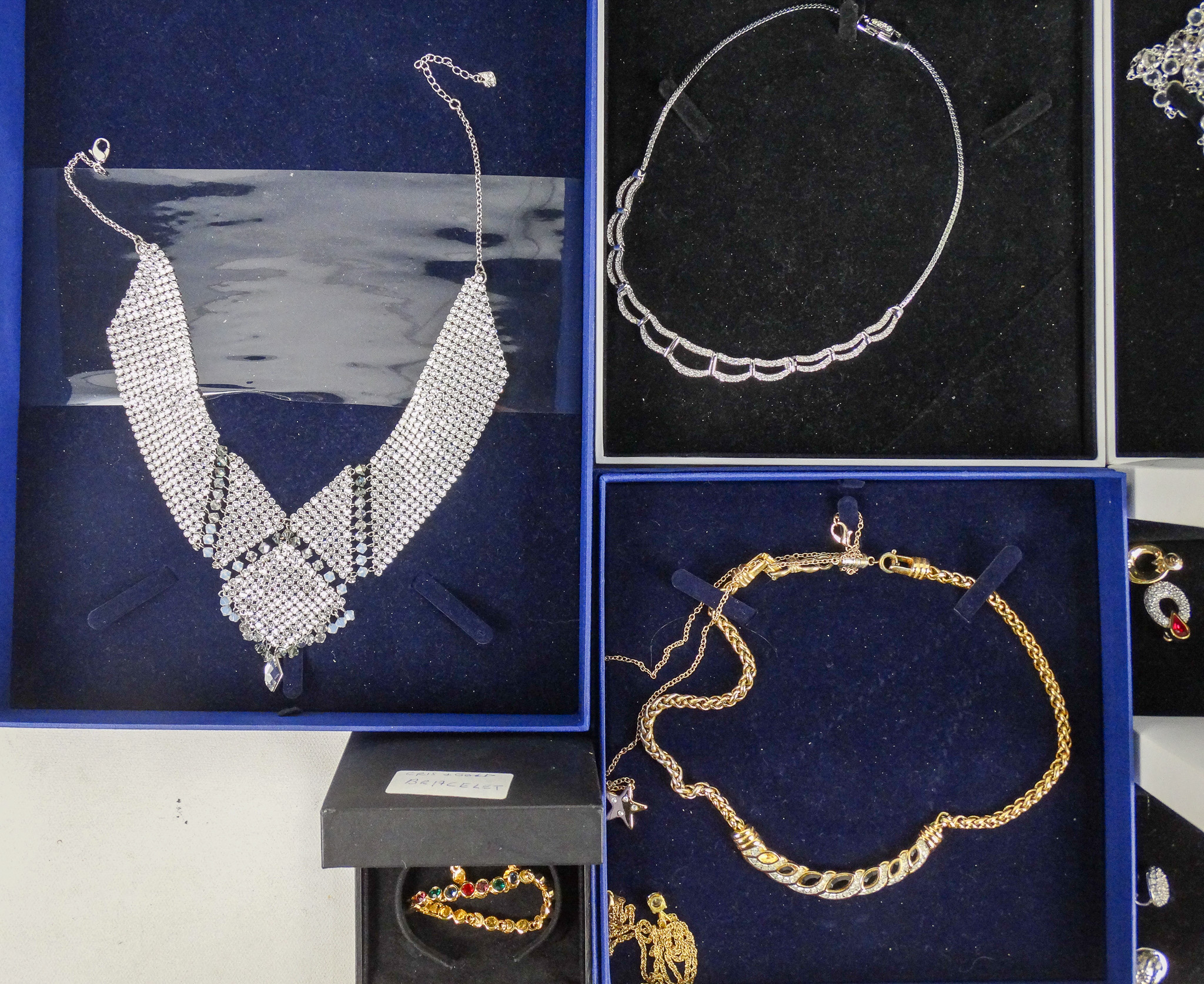 A quantity of Swarovski costume jewellery - many items with original retail boxes - Image 6 of 9