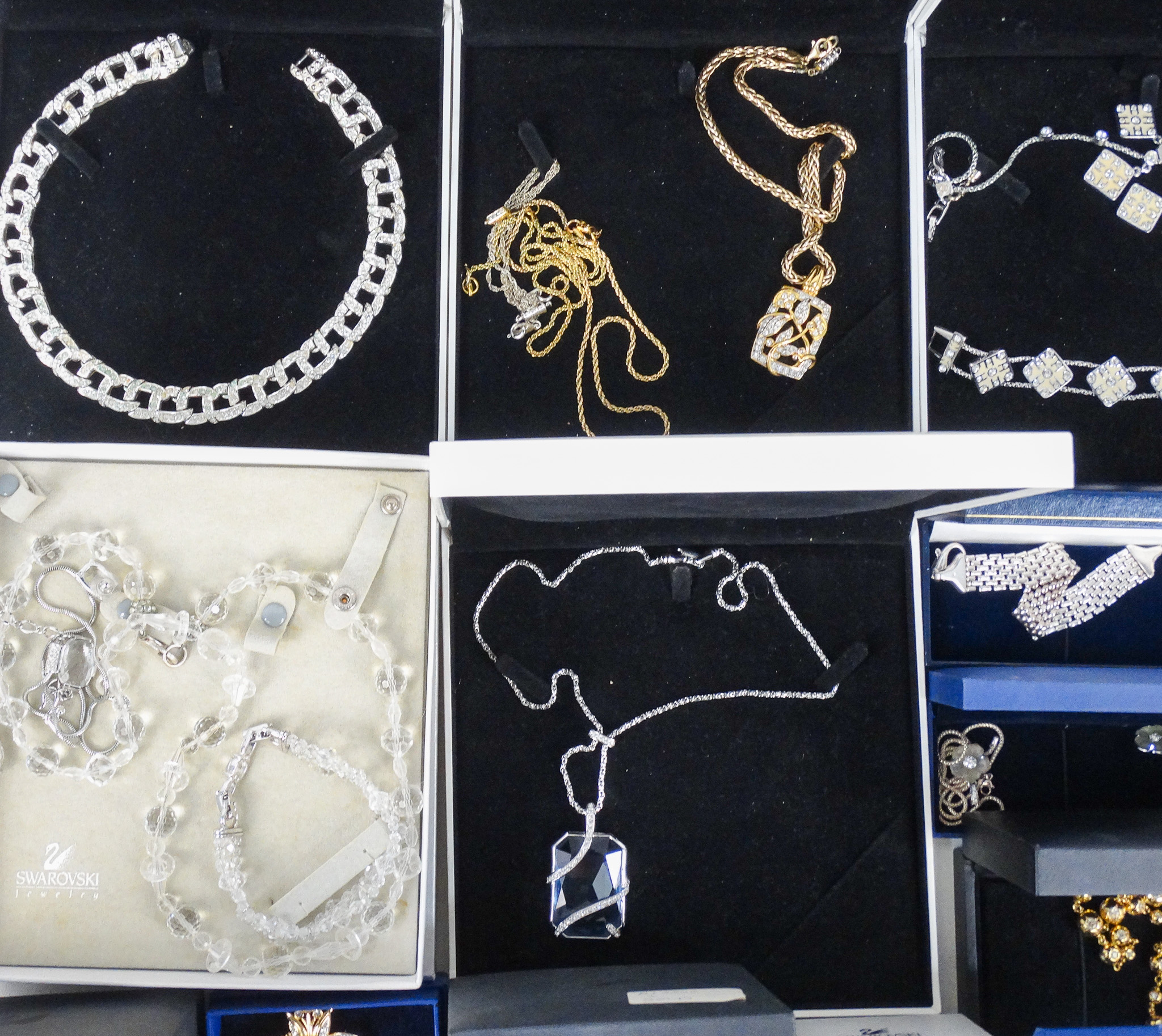 A quantity of Swarovski costume jewellery - many items with original retail boxes - Image 3 of 5