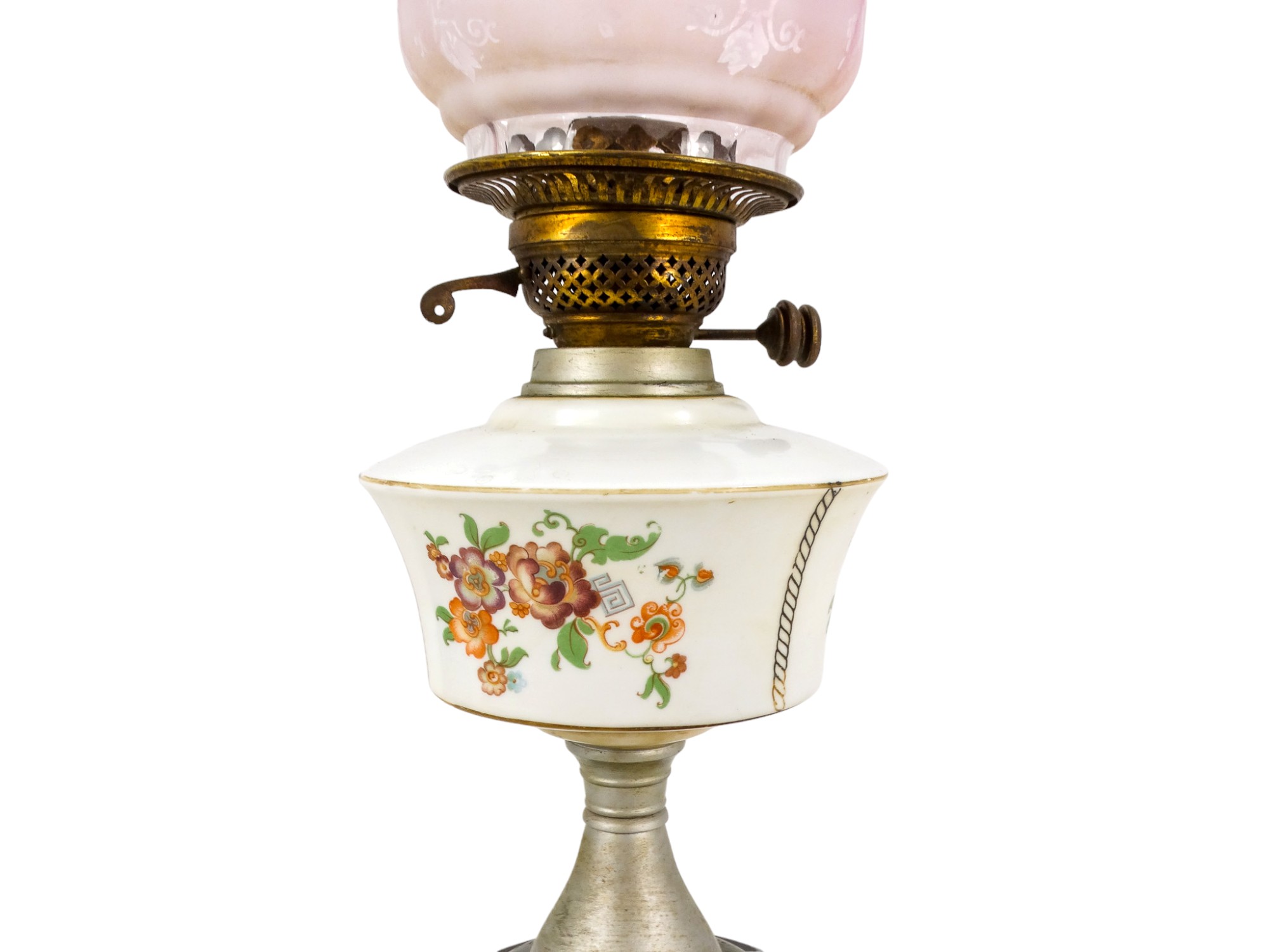 A late Victorian oil lamp - the milk glass reservoir decorated with flowers and an etched glass - Image 5 of 8