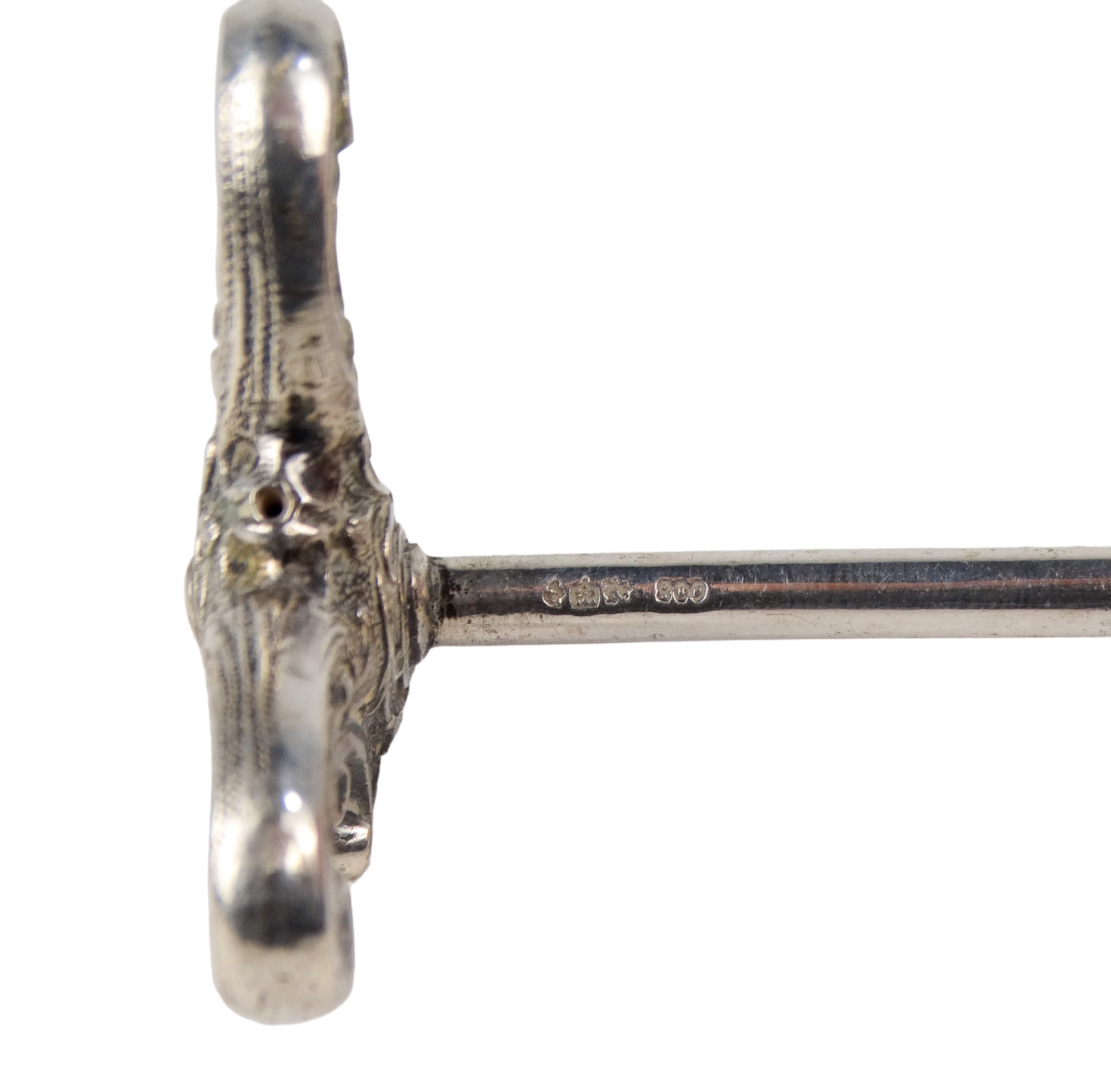 A pair of continental white metal knife rests - marked 800 to horizontal bar, length 8.5cm, weight - Image 4 of 4