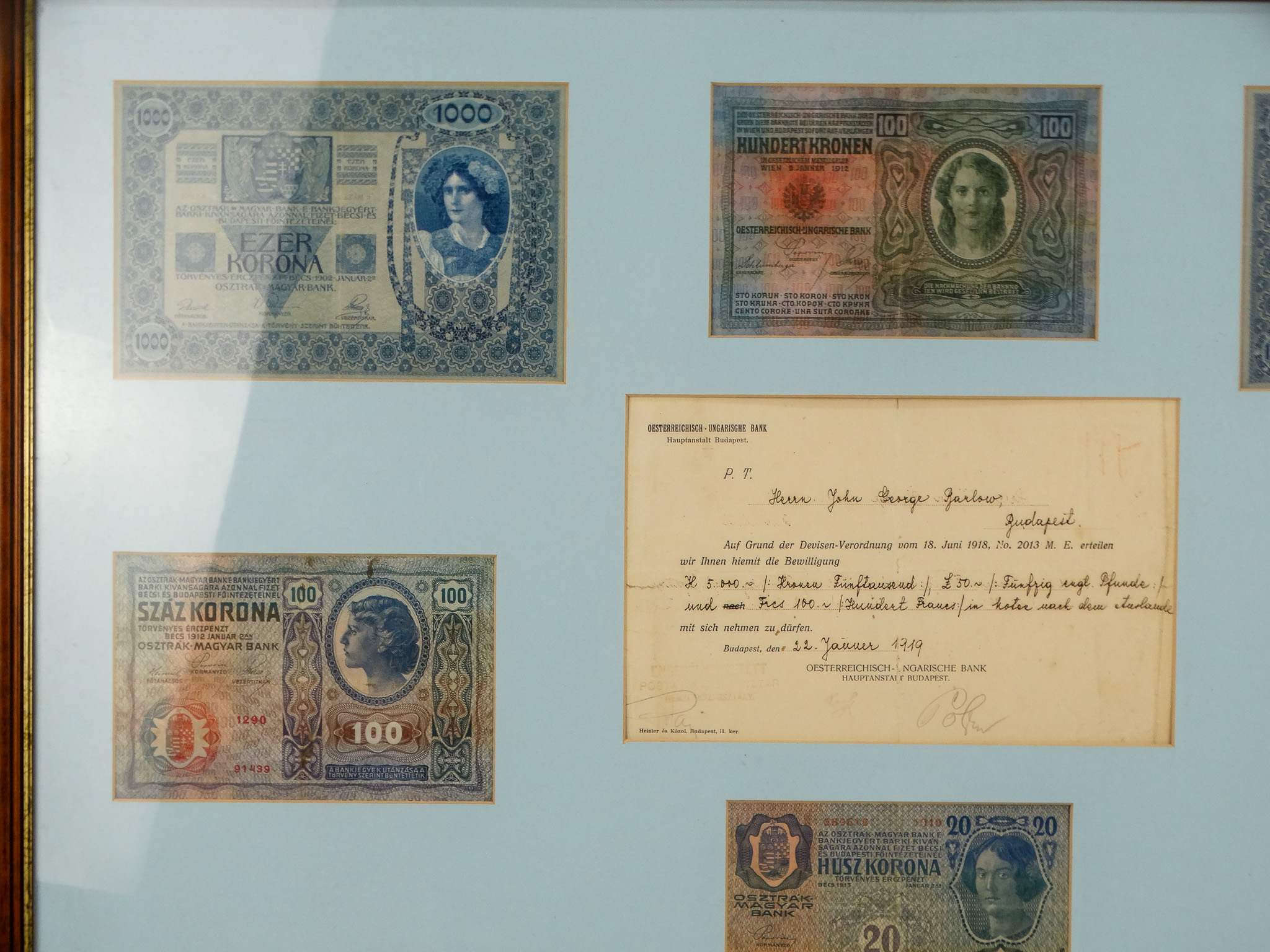 A framed group of Hungarian bank notes - the nine various notes framed with a signed certificate, - Image 2 of 6
