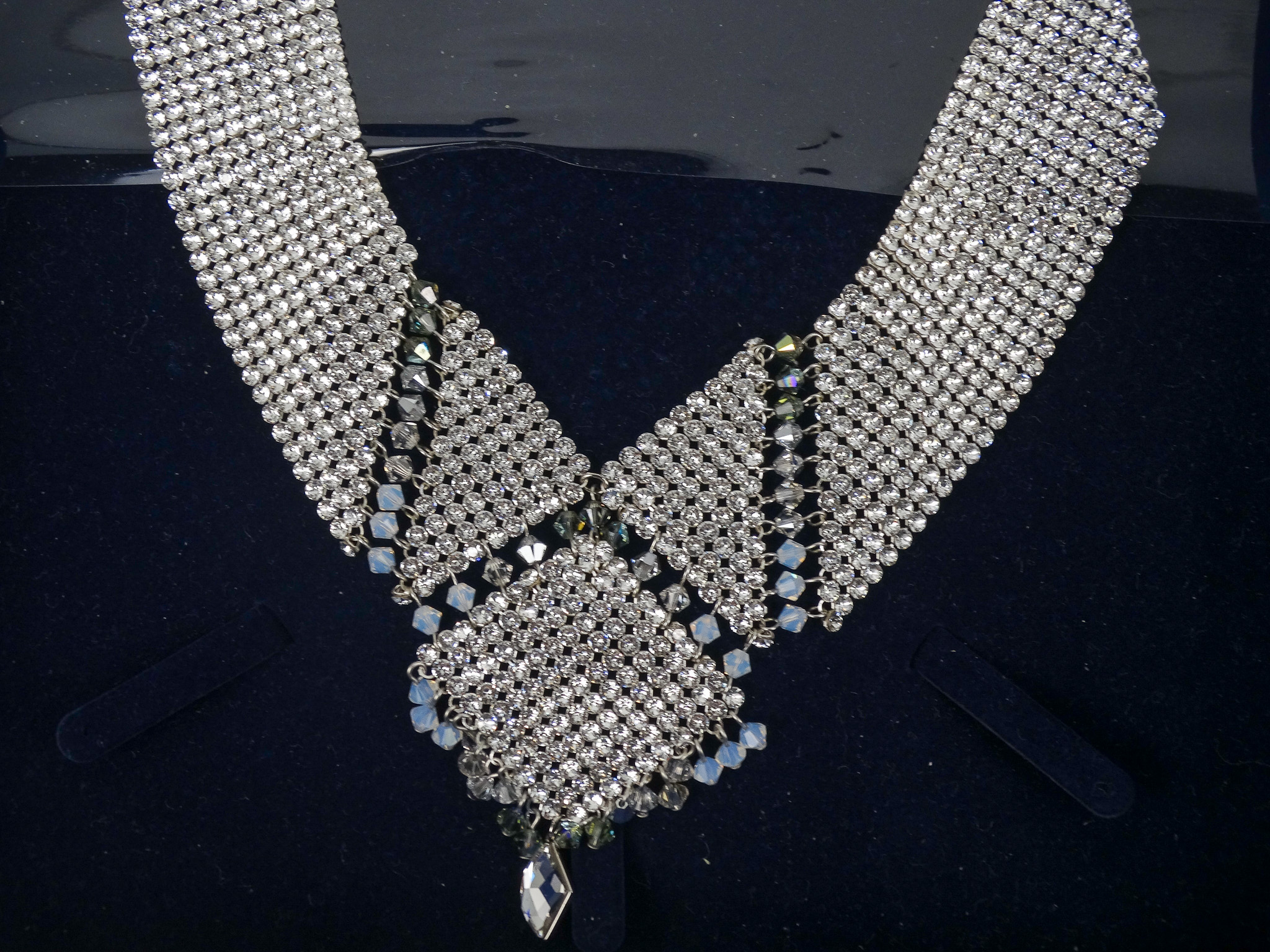 A quantity of Swarovski costume jewellery - many items with original retail boxes - Image 7 of 9