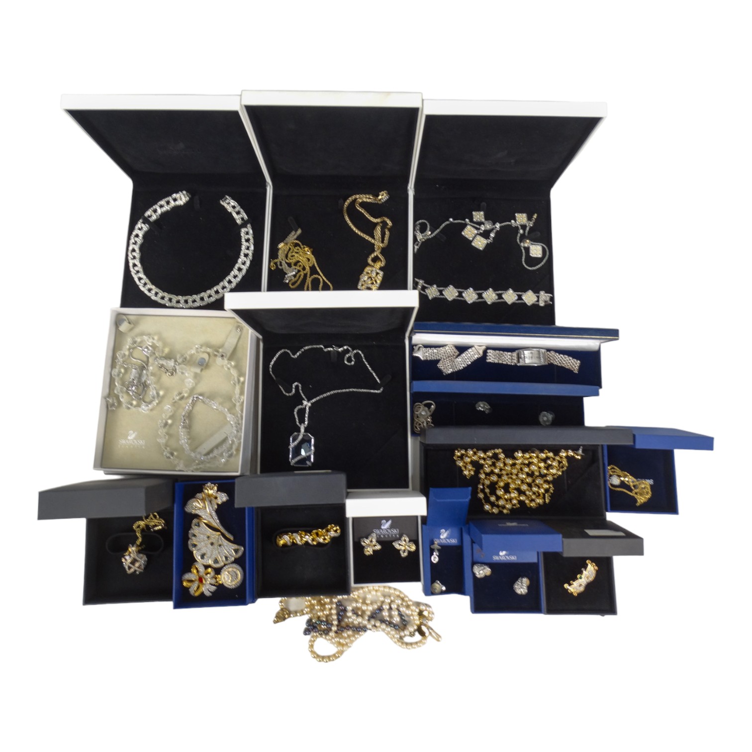 A quantity of Swarovski costume jewellery - many items with original retail boxes - Image 2 of 5