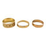 Three various 9ct gold wedding bands - 6.1g