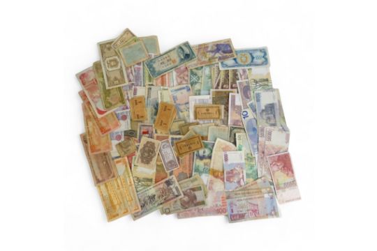 A quantity of British and foreign banknotes - to include Scotland, Guernsey, Hong Kong, Spain, - Image 1 of 5