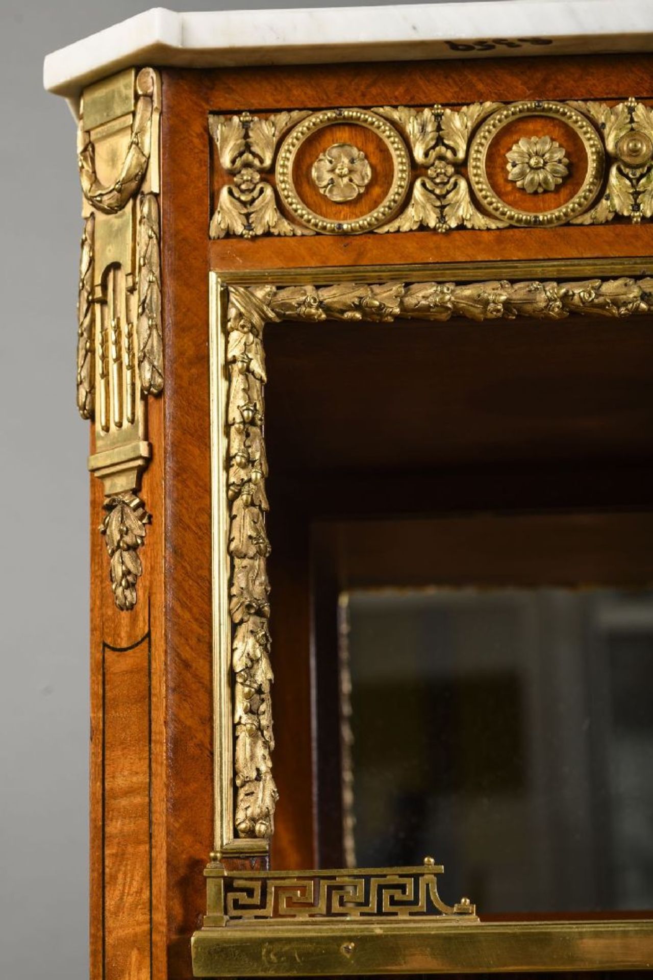 A fine Louis XVI style cupboard with bronze plaques, 19th century - Image 4 of 6