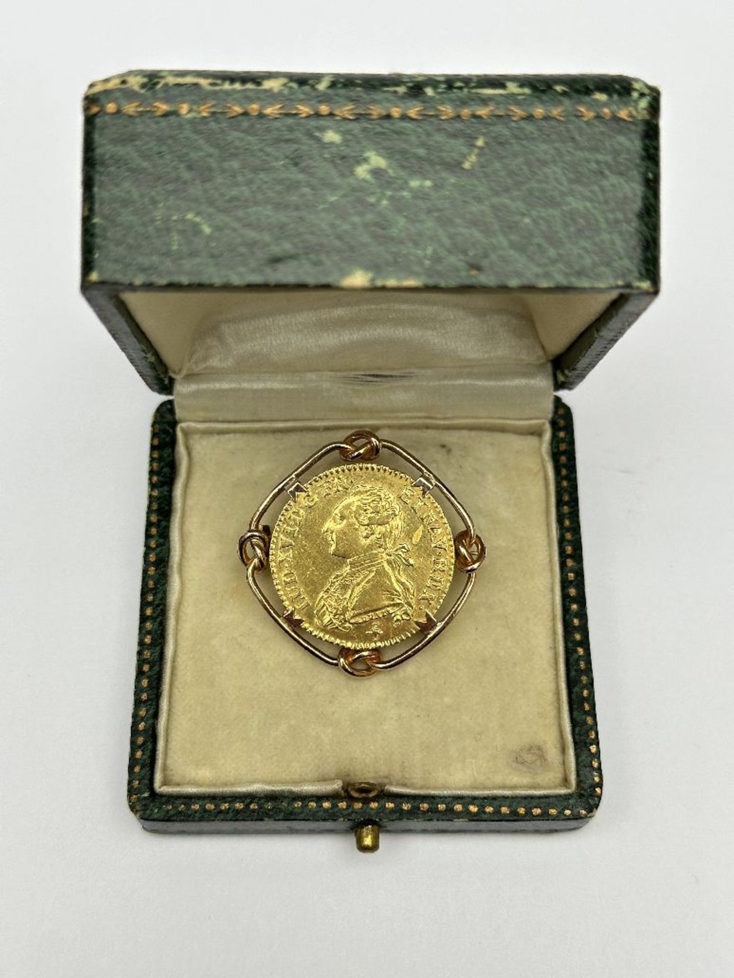 Louis XVI: Louis d'or aux palmes, a rare gold coin (Paris 1774) mounted as a brooch - Image 6 of 8