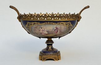 Coupe in Sèvres porcelain 'galant scene' , late 19th century