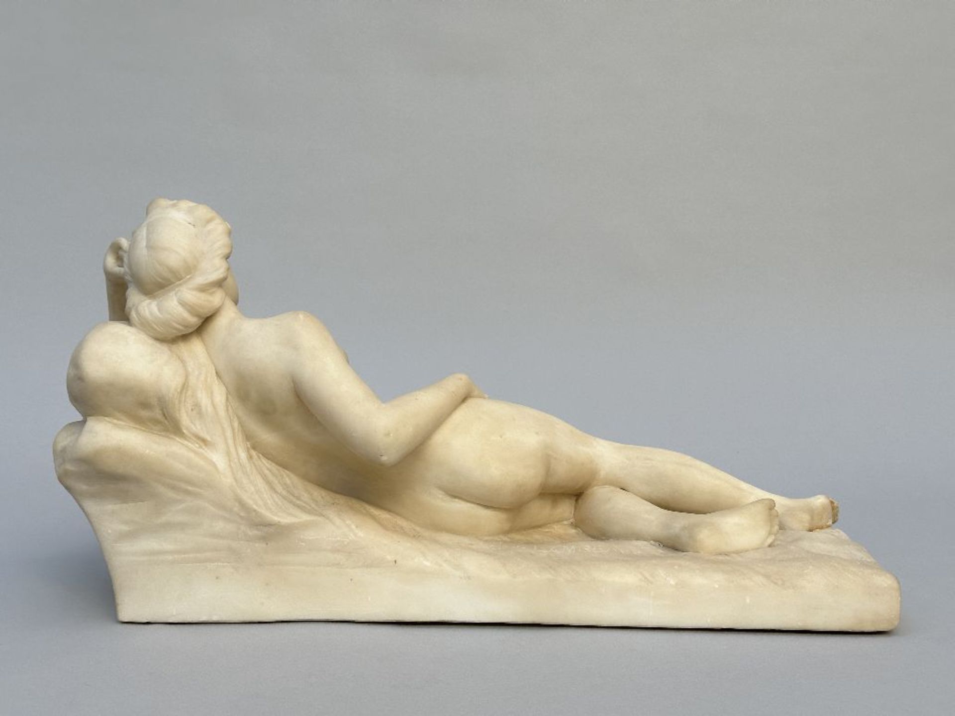 Jef Lambeaux: marble statue on pedestal 'reclining nude' (*) - Bild 4 aus 6