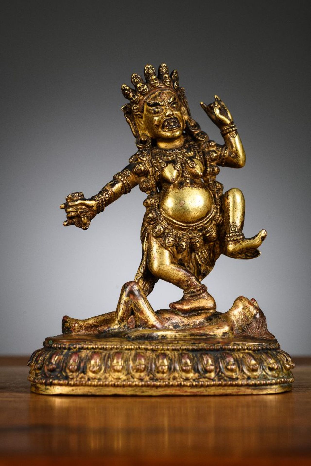 Gilt bronze statue of 'dancing dakini', 16th - 17th century (*)