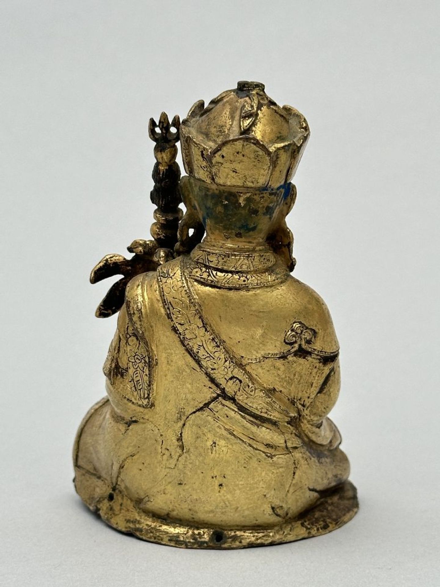 Gilded statue 'Padmasambhava', Tibet 16th - 17th century - Bild 8 aus 9