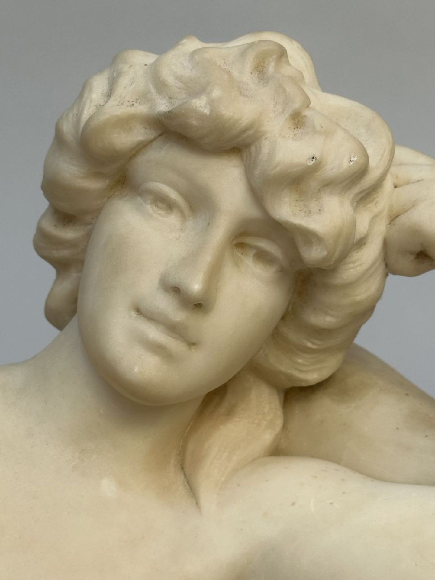 Jef Lambeaux: marble statue on pedestal 'reclining nude' (*) - Bild 3 aus 6