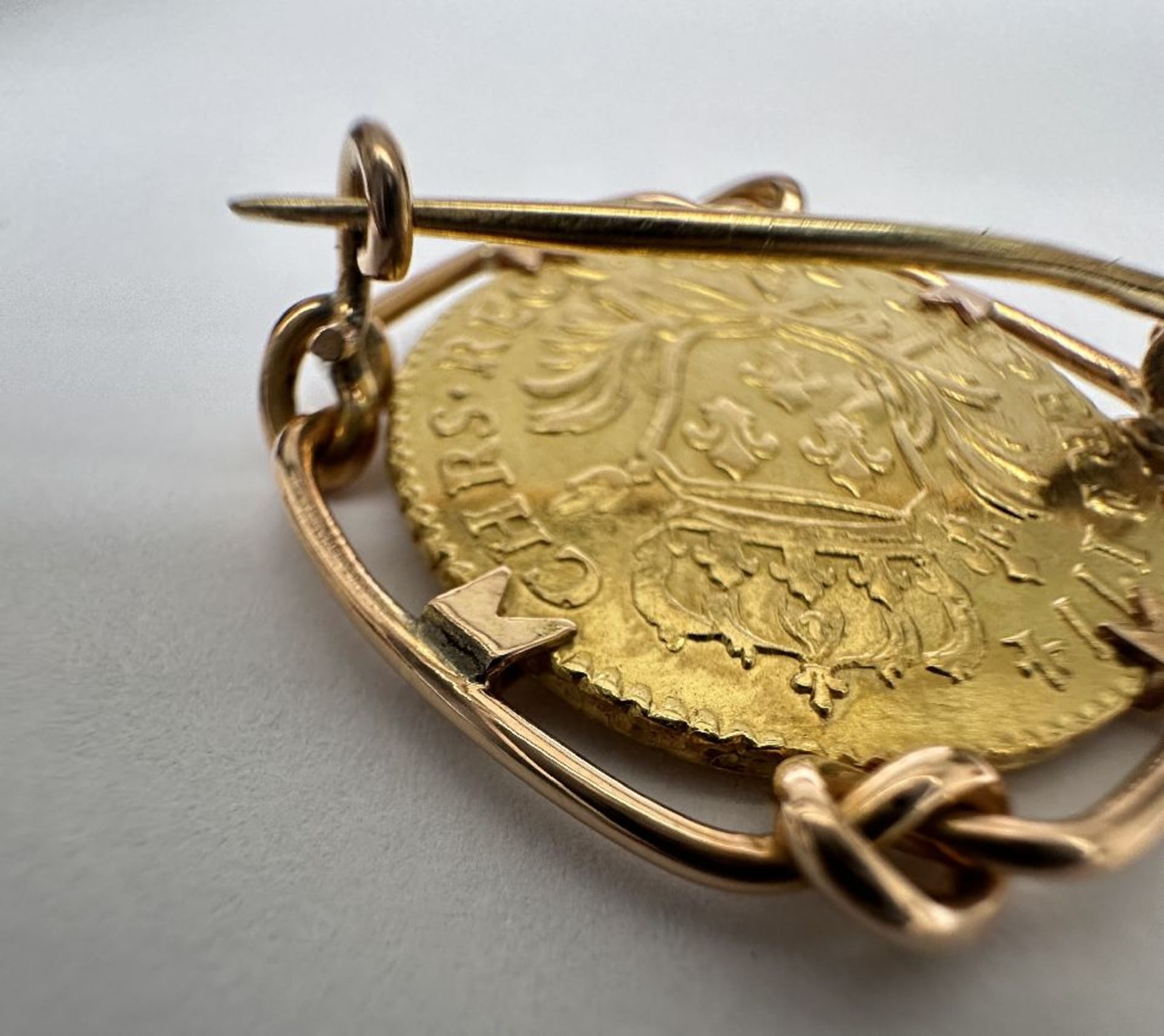 Louis XVI: Louis d'or aux palmes, a rare gold coin (Paris 1774) mounted as a brooch - Image 8 of 8