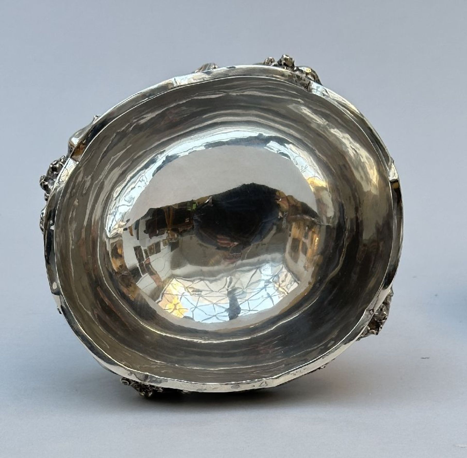 Japanese oval silver bowl 'floral decor with hut', Meiji period (signed)(*) - Image 8 of 9