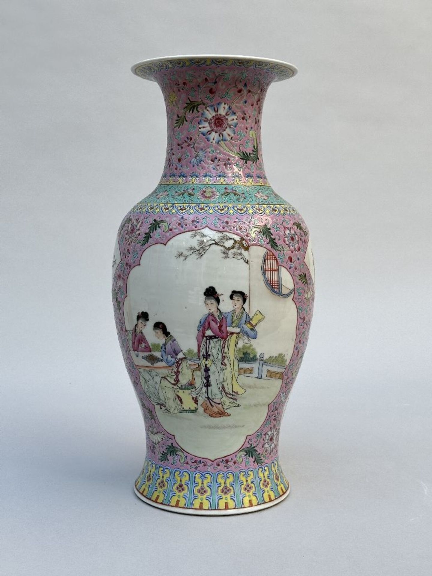 Vase in Chinese porcelain 'ladies of the court', 1970s