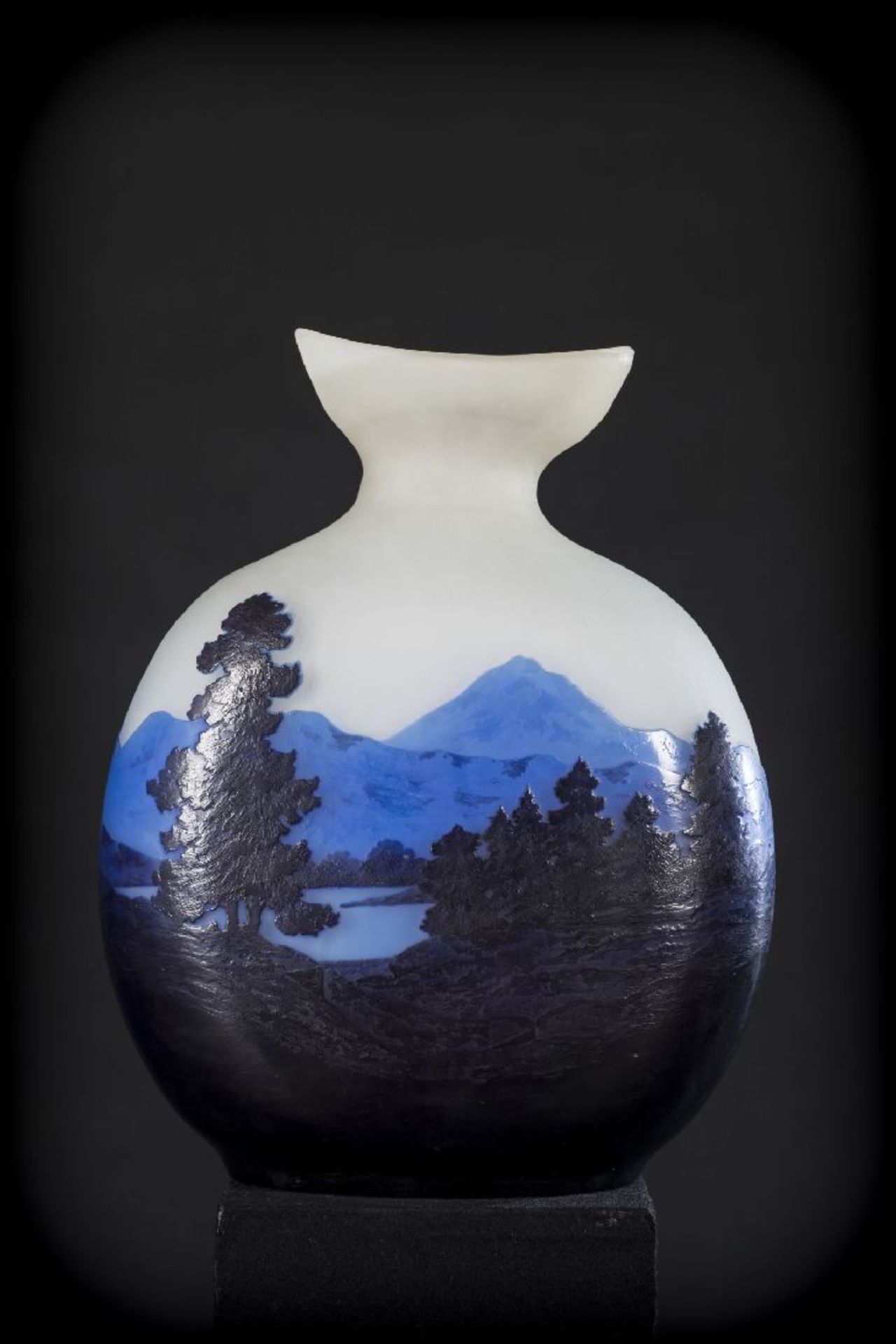 Emile Gallé: glass paste vase 'la ligne bleu des Vosges' - Image 2 of 4