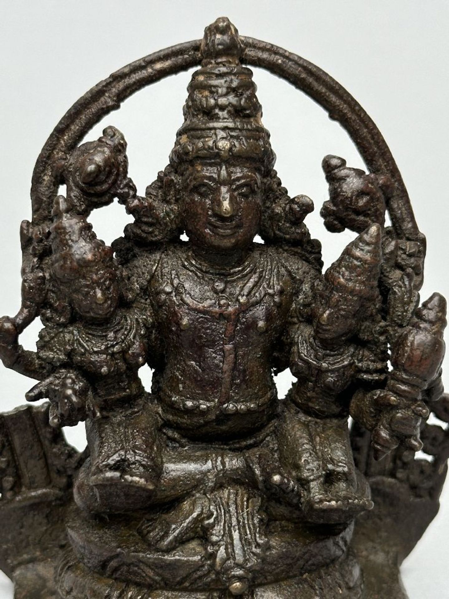 Bronze statue 'Vishnu with his consorts', Kerala India - Image 5 of 9