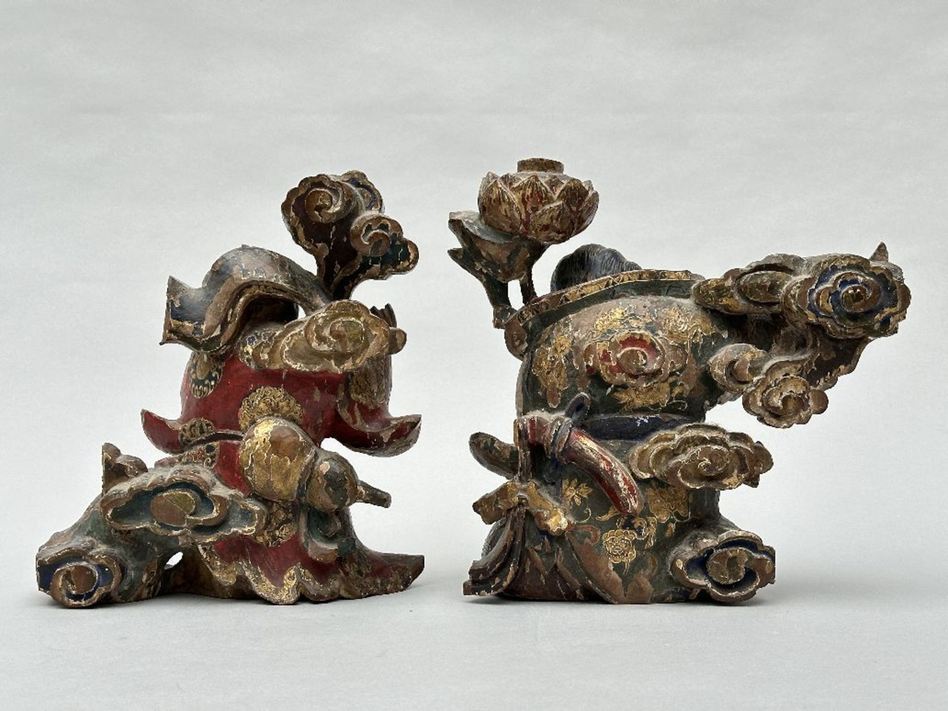 A pair of Japanese sculptures in polychromed wood (*) - Image 5 of 7
