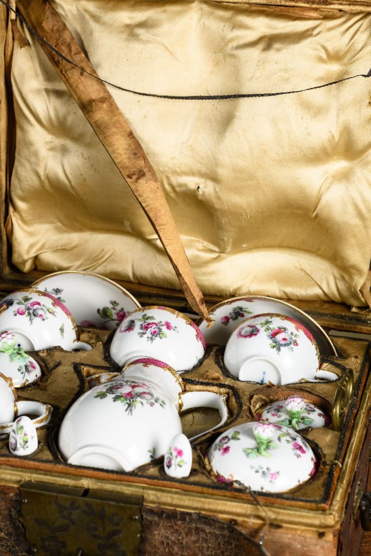 Case with a Meissen porcelain coffee set, 19th century (*) - Image 4 of 9