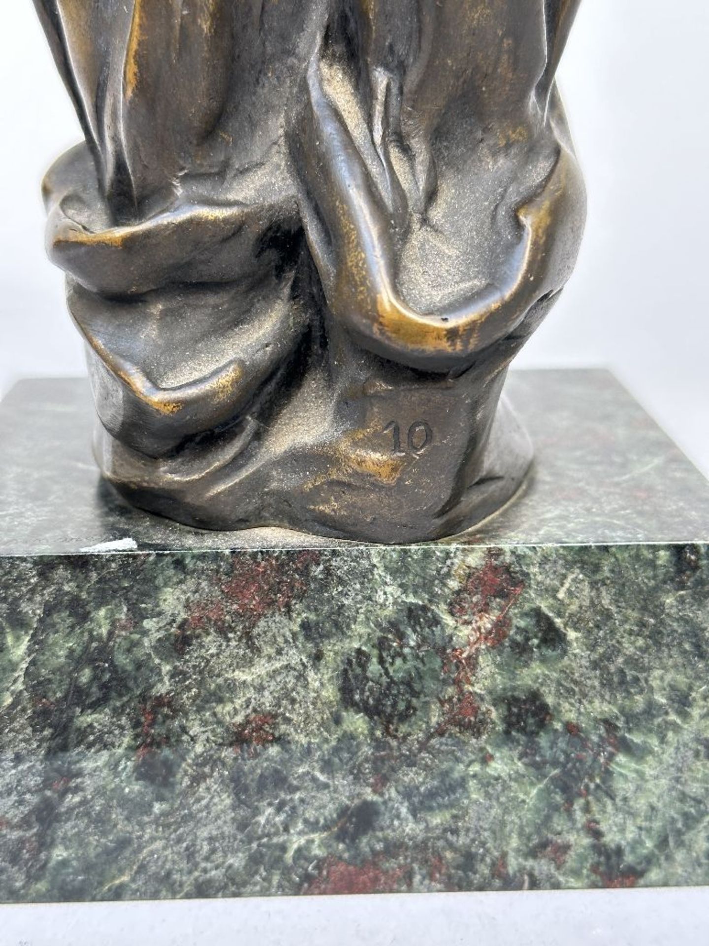 Bronze and alabaster statue: 'Pierrot' 1920 - Image 5 of 6