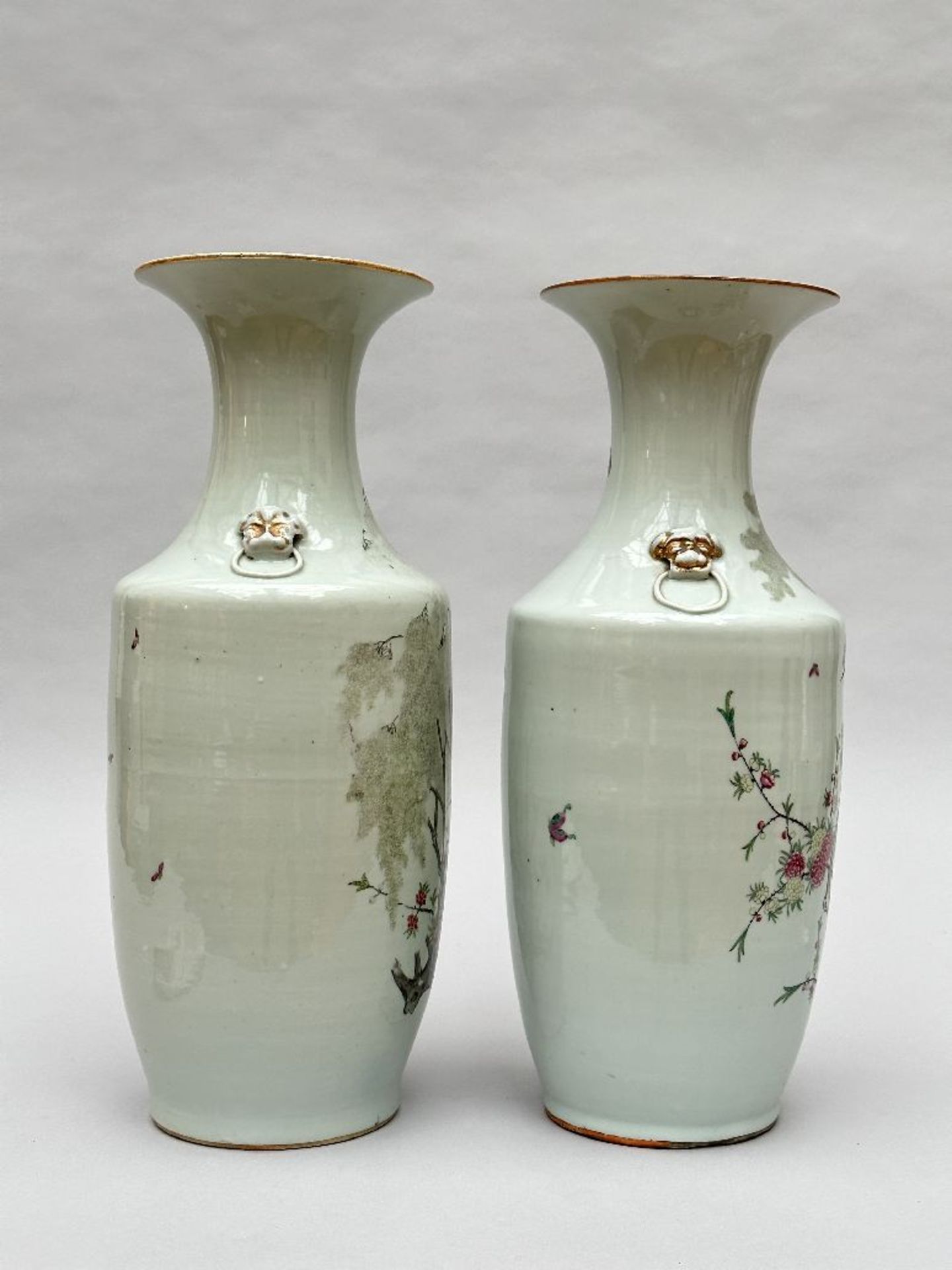Two vases in Chinese porcelain 'birds' (*) - Image 4 of 7