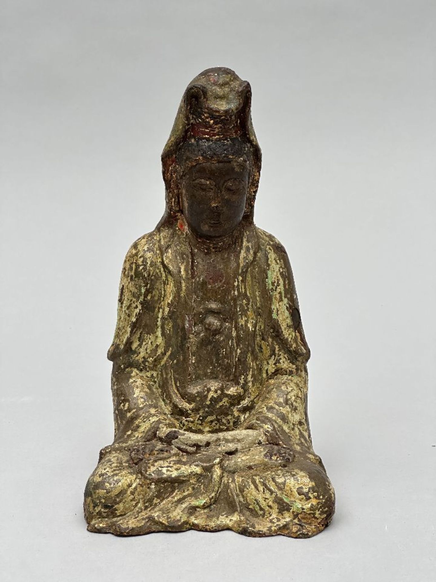 Chinese bronze statue 'Guanyin', Ming Dynasty - Image 2 of 6