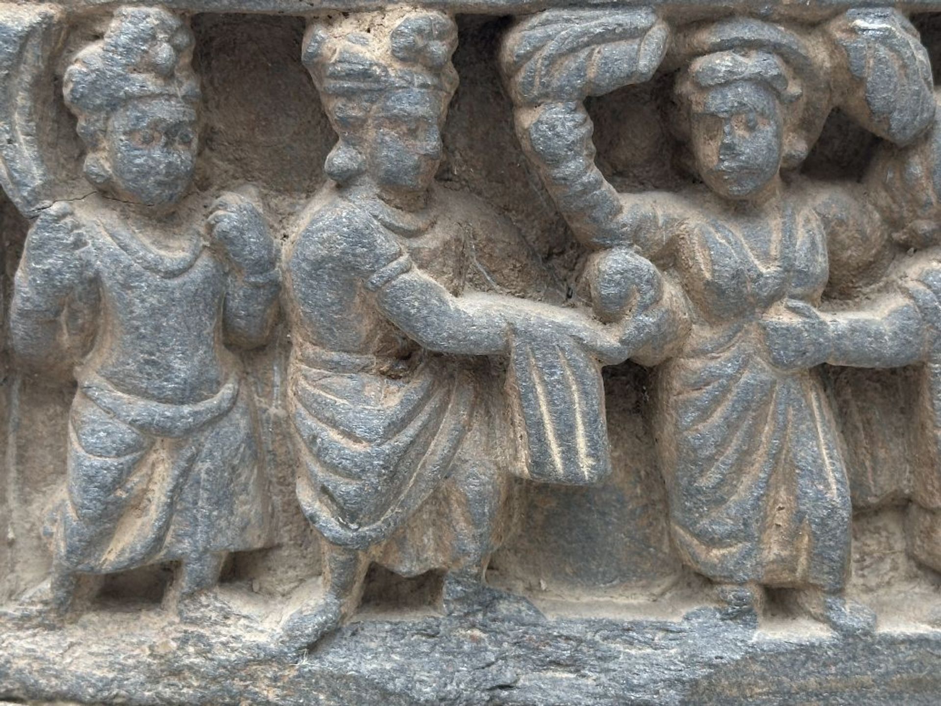Carved relief in schist 'Buddha', Gandhara - Image 7 of 8