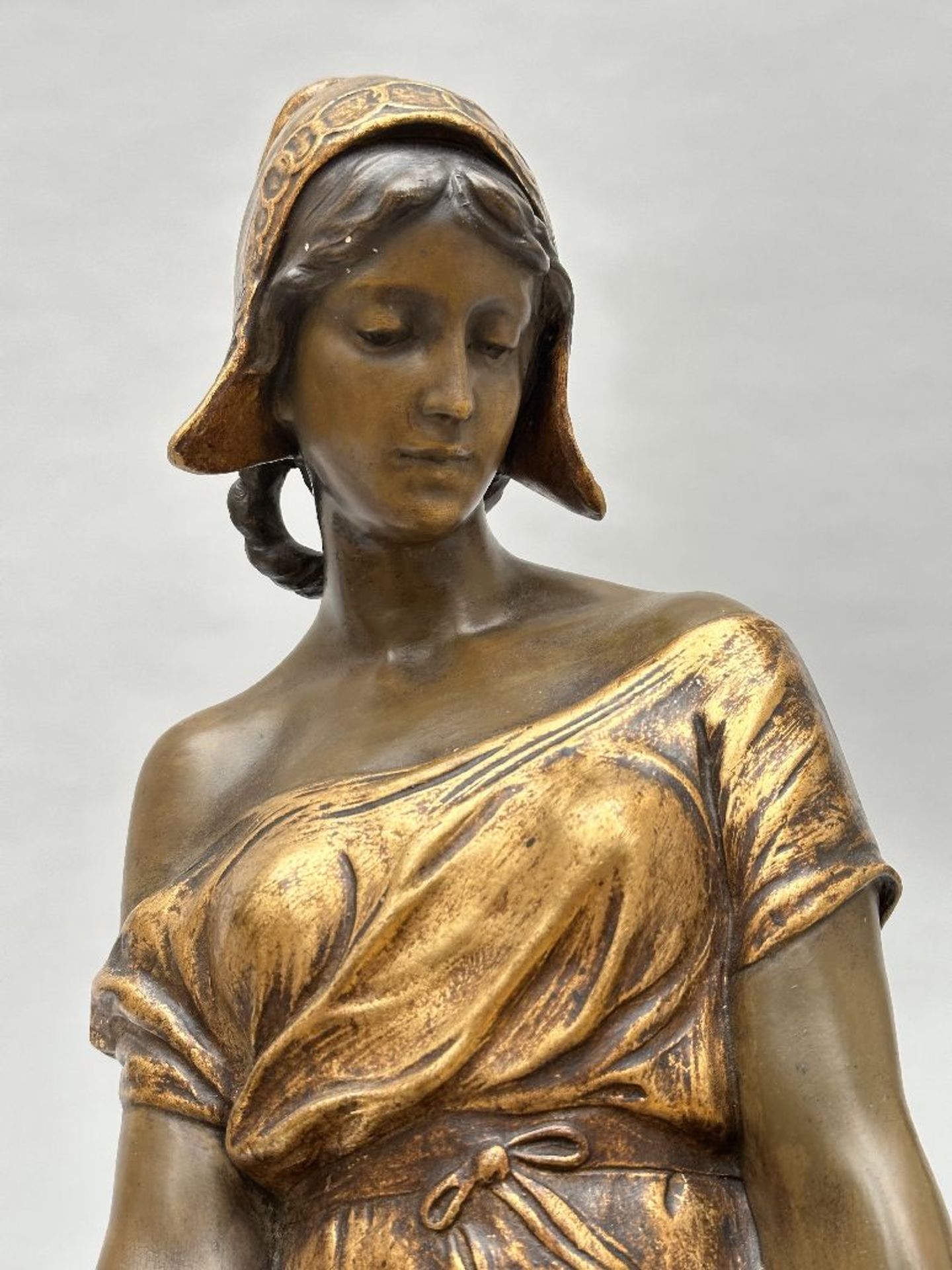 Frederick Goldscheider: terracotta sculpture 'lady with jug' - Image 2 of 7