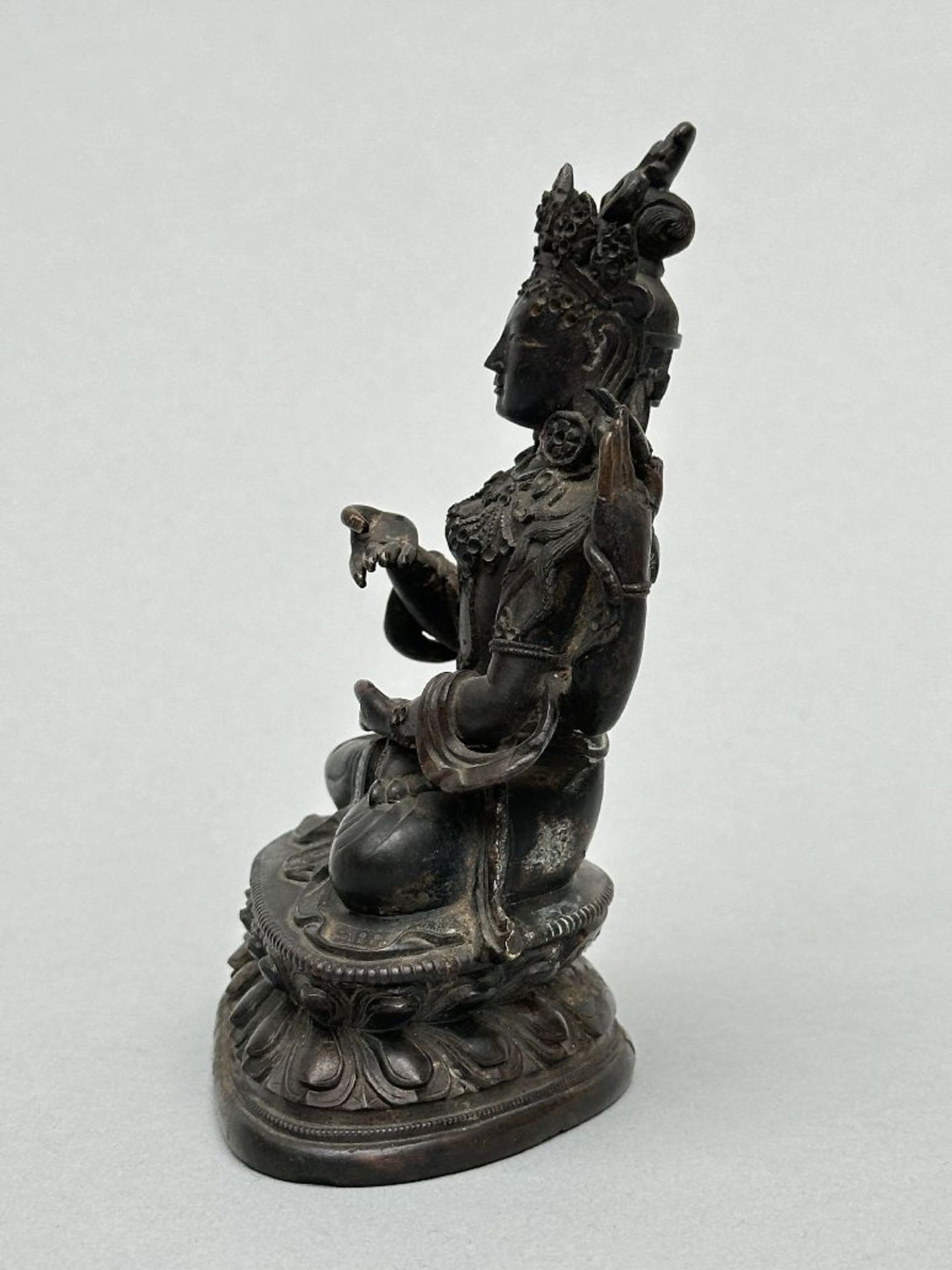 Bronze statue 'Bodhisattva', China or Mongolia 18th century (*) - Image 7 of 9
