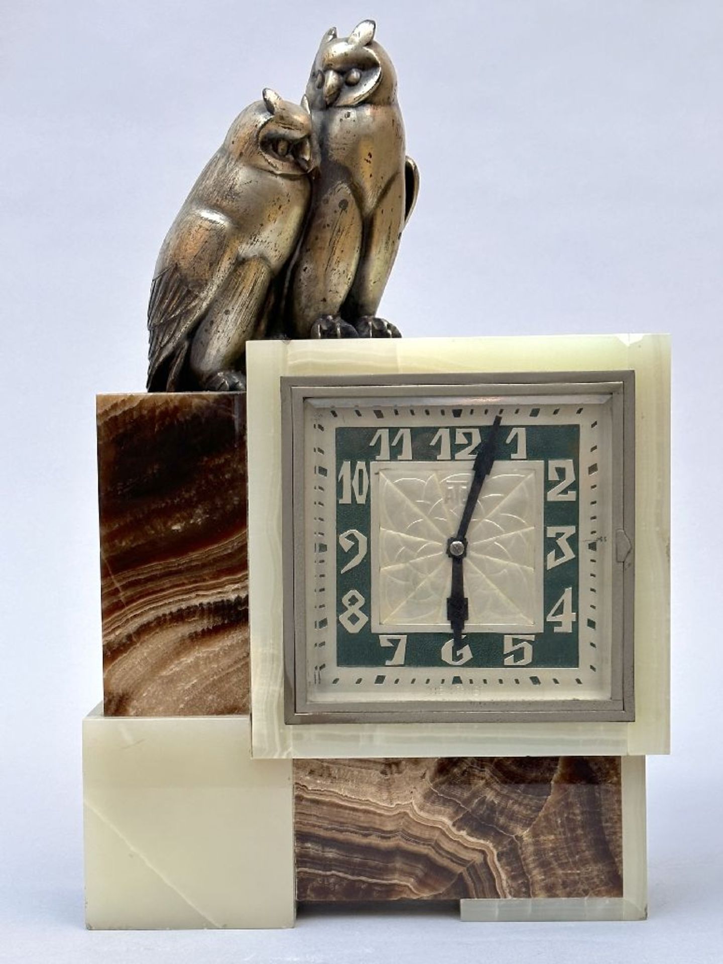 Lot: Max Le Verrier: pair of bookends and Art deco clock in onyx and zamac 'owls' - Bild 5 aus 7