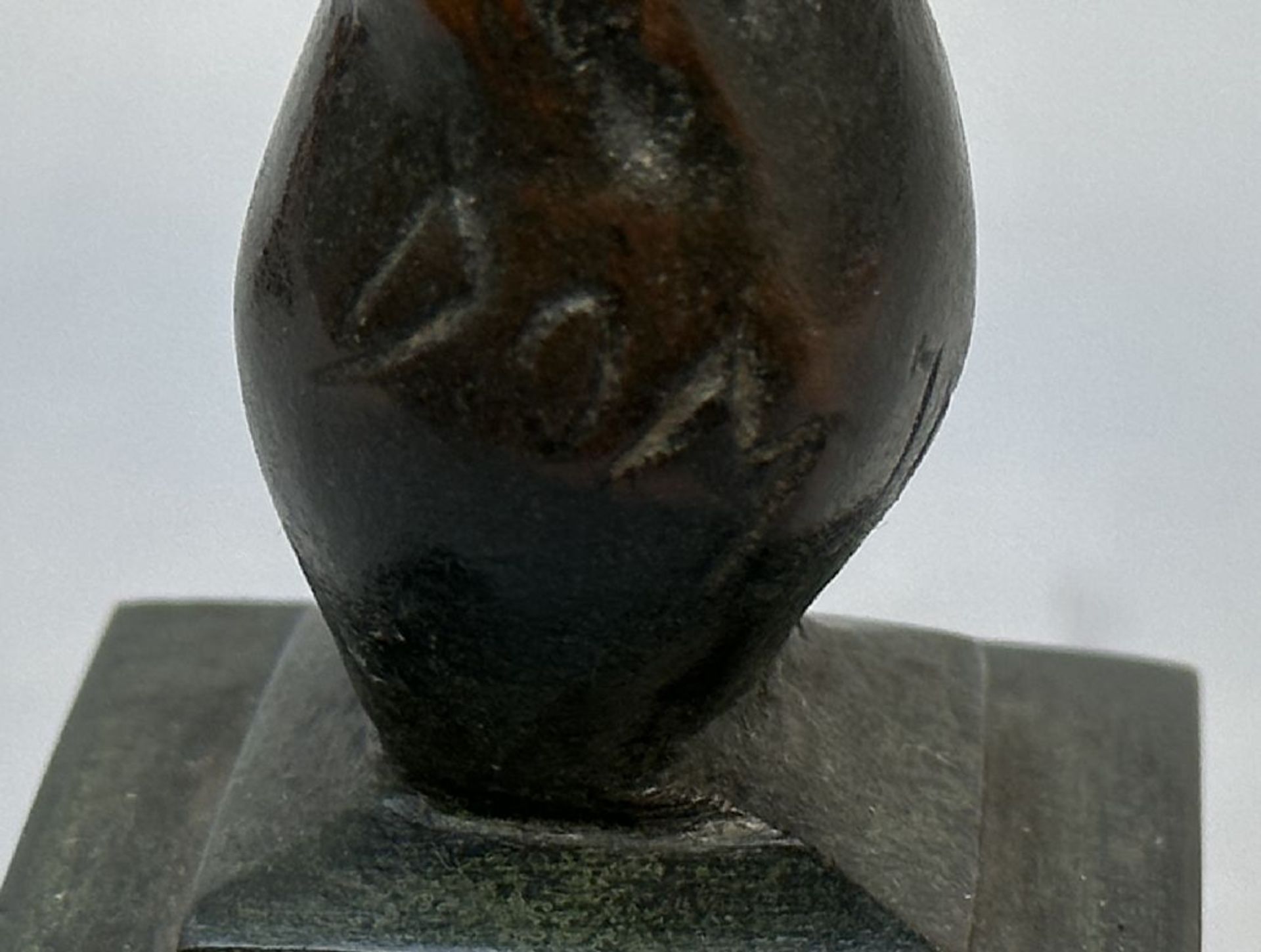 Domien Ingels: greyhound in bronze and fox in ceramic - Image 9 of 10