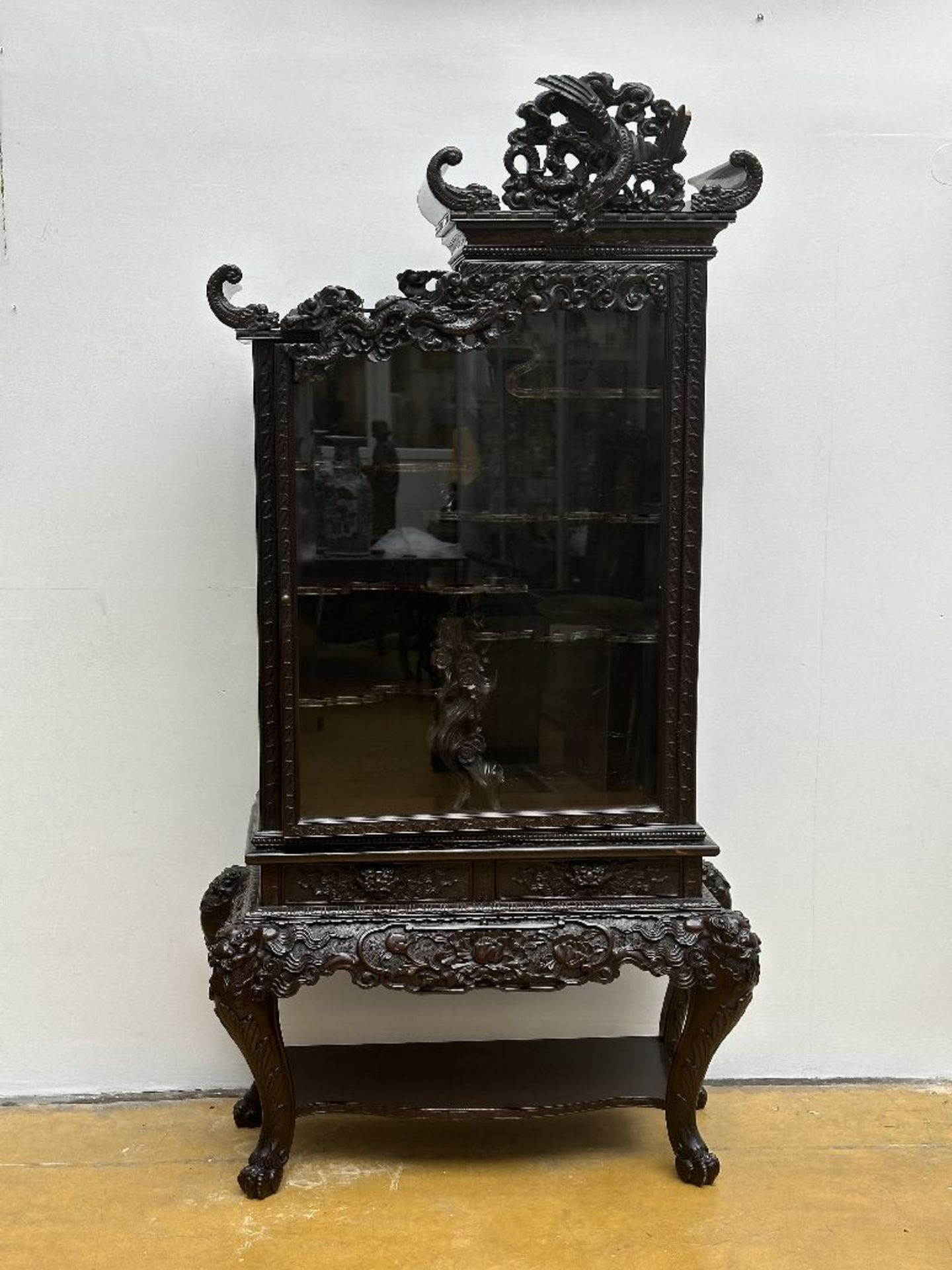 Japanese display cabinet in carved wood 'dragons', circa 1900