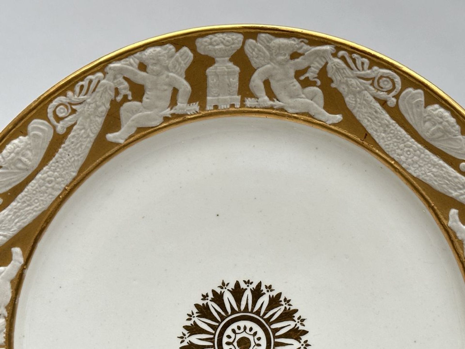 Lot: charger 'dog chariot' by Dihl Paris and a pair of Sèvres dishes with relief decoration - Image 3 of 6